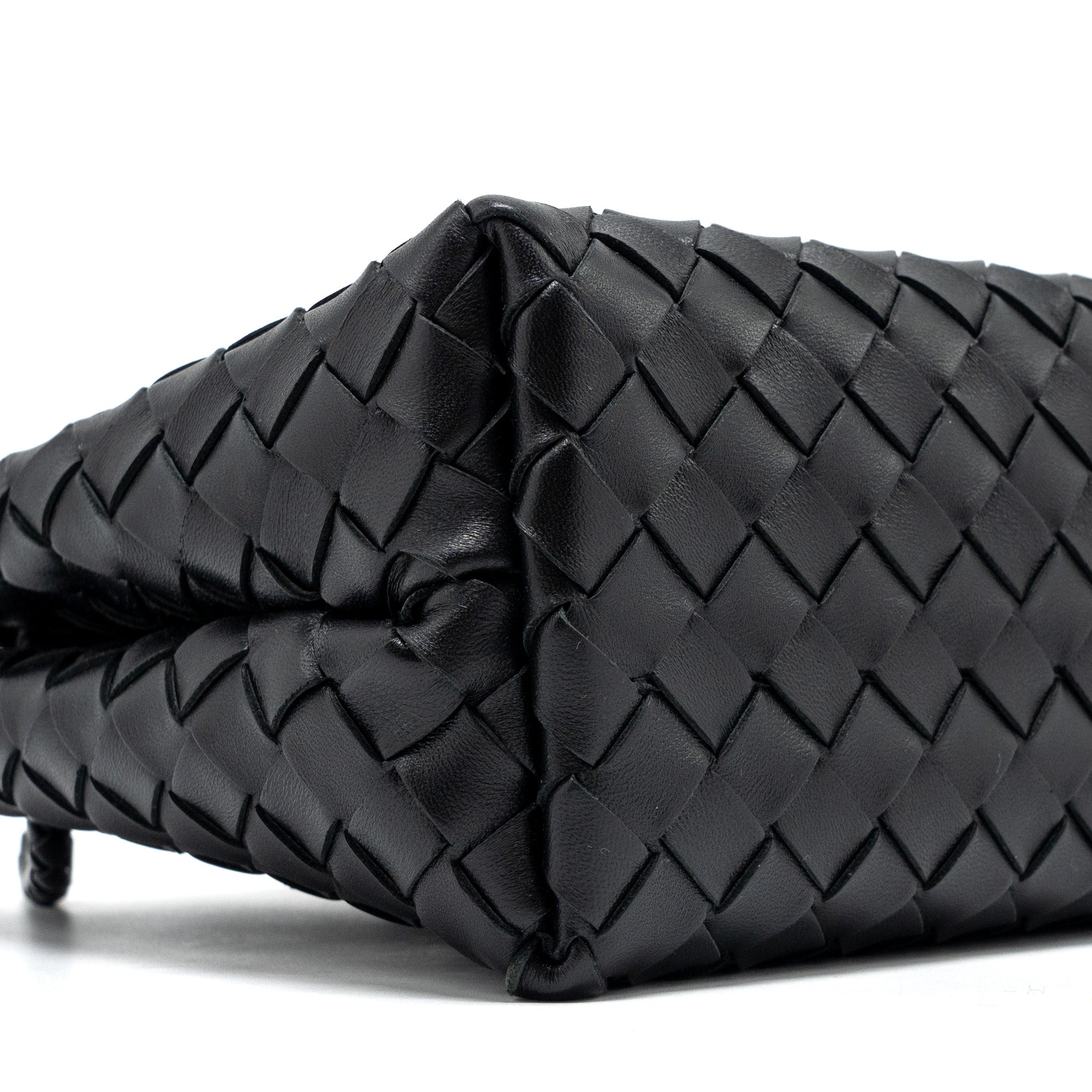 bottega-veneta-small-andiamo-bag-lambskin-black-ghw
