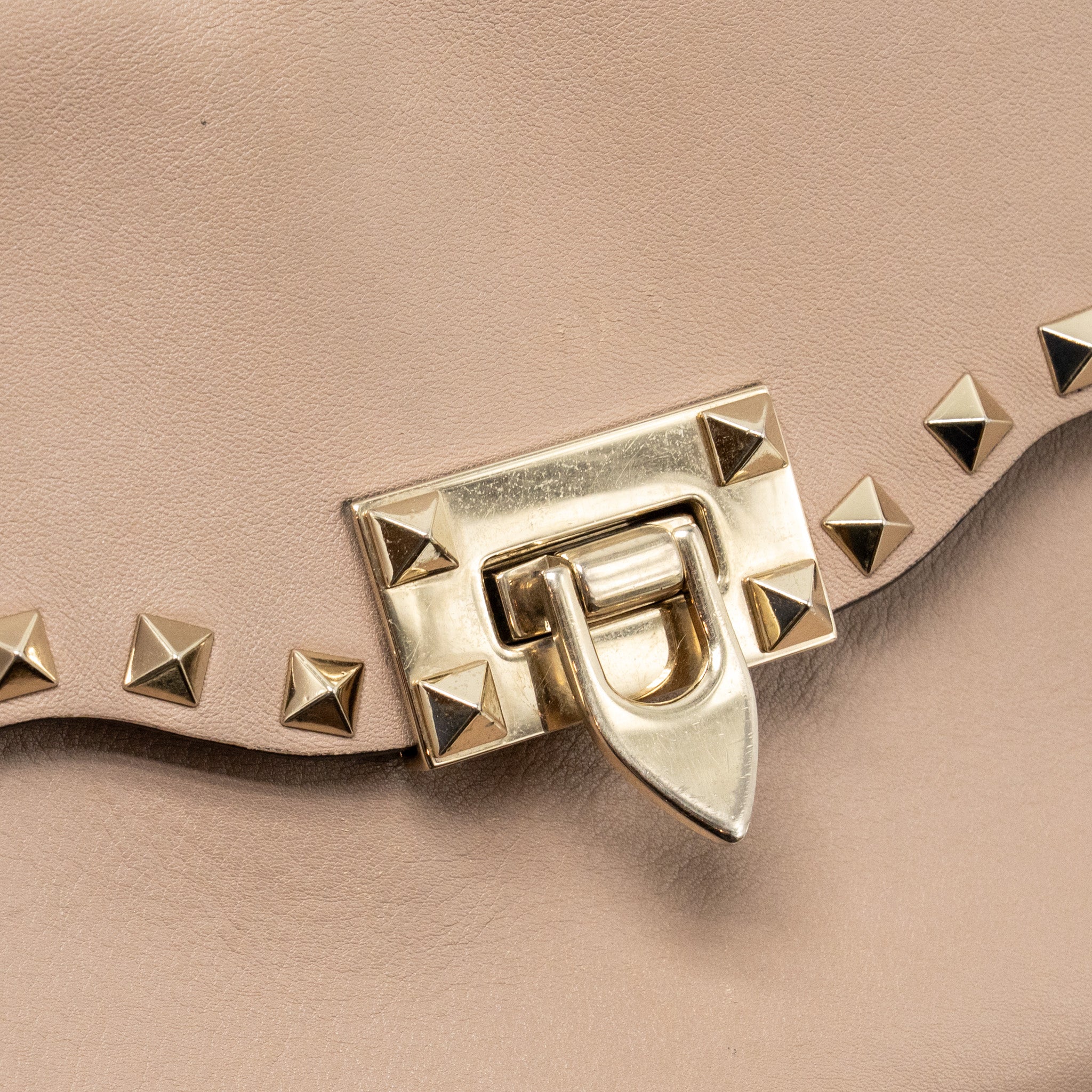 valentino-small-rockstud-crossbody-bag-calfskin-beige-lghw