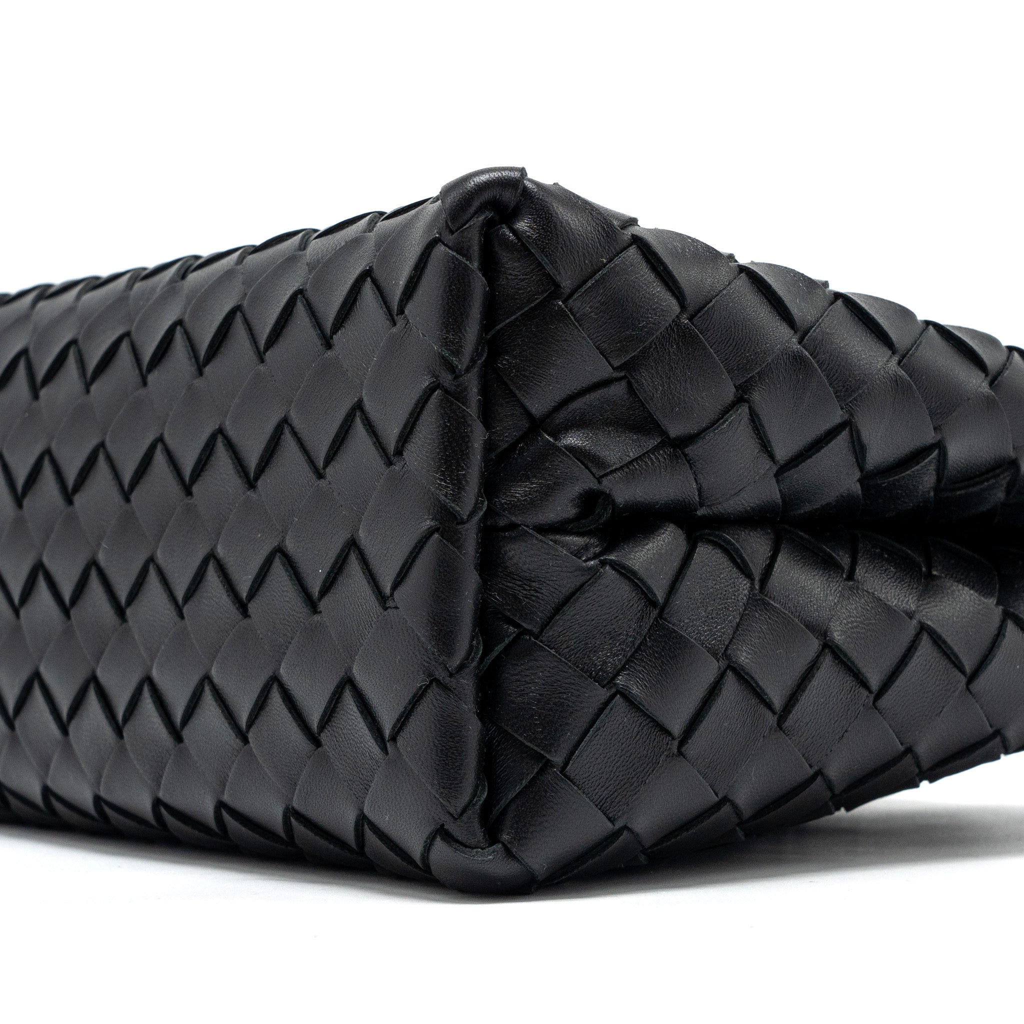 bottega-veneta-small-andiamo-bag-lambskin-black-ghw