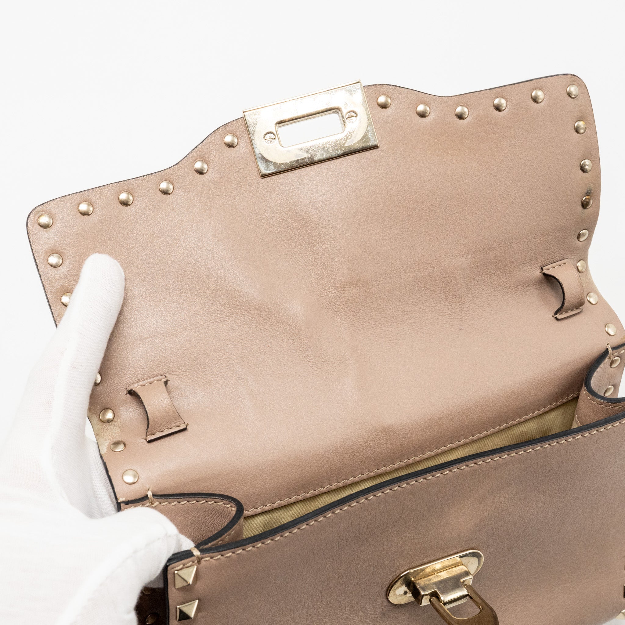 valentino-small-rockstud-crossbody-bag-calfskin-beige-lghw