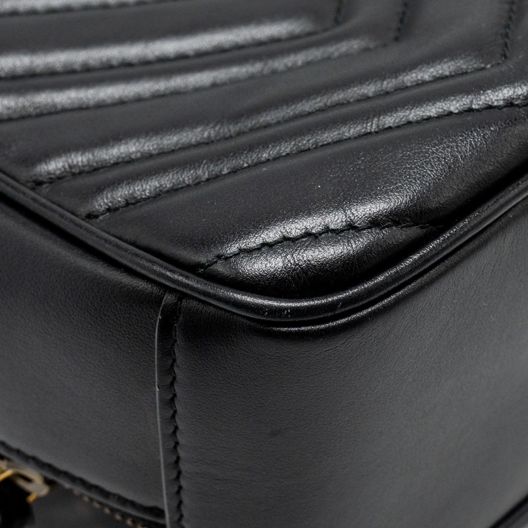 gucci-gg-marmont-zip-around-top-handle-camera-bag-calfskin-black-ghw