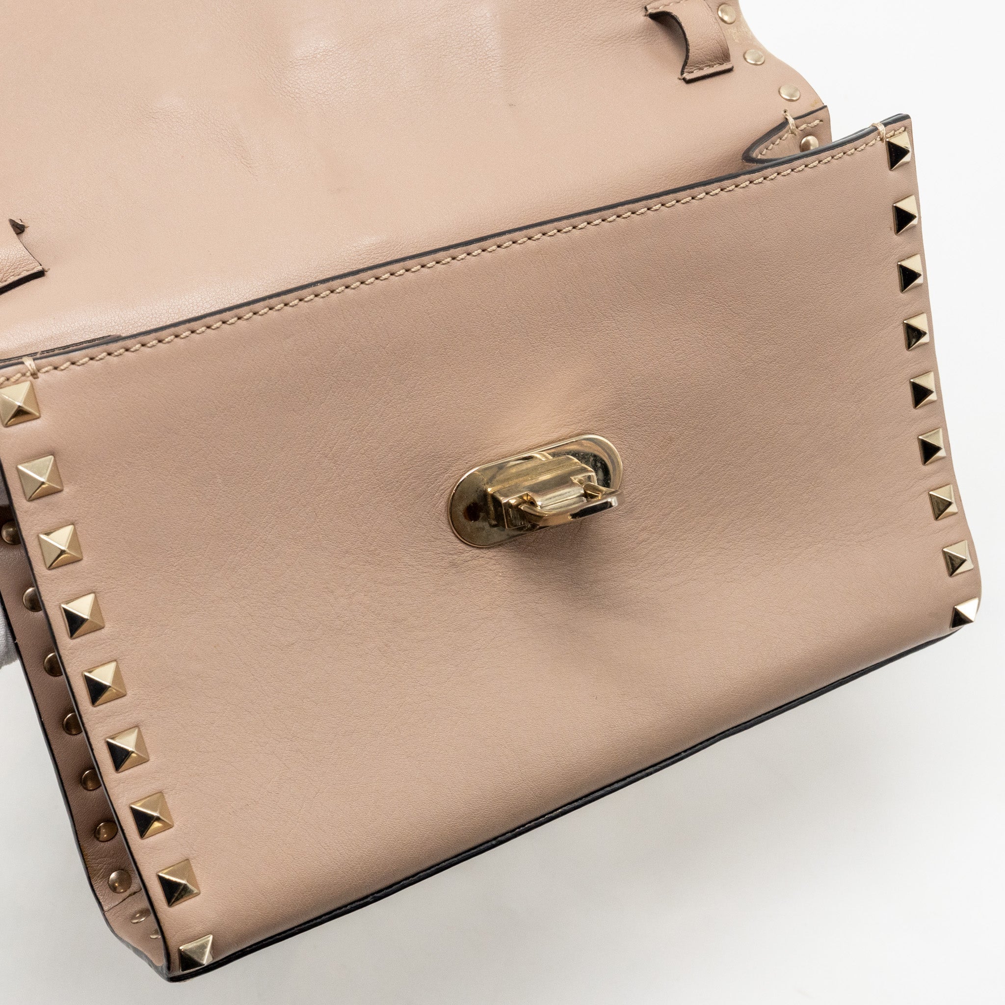 valentino-small-rockstud-crossbody-bag-calfskin-beige-lghw