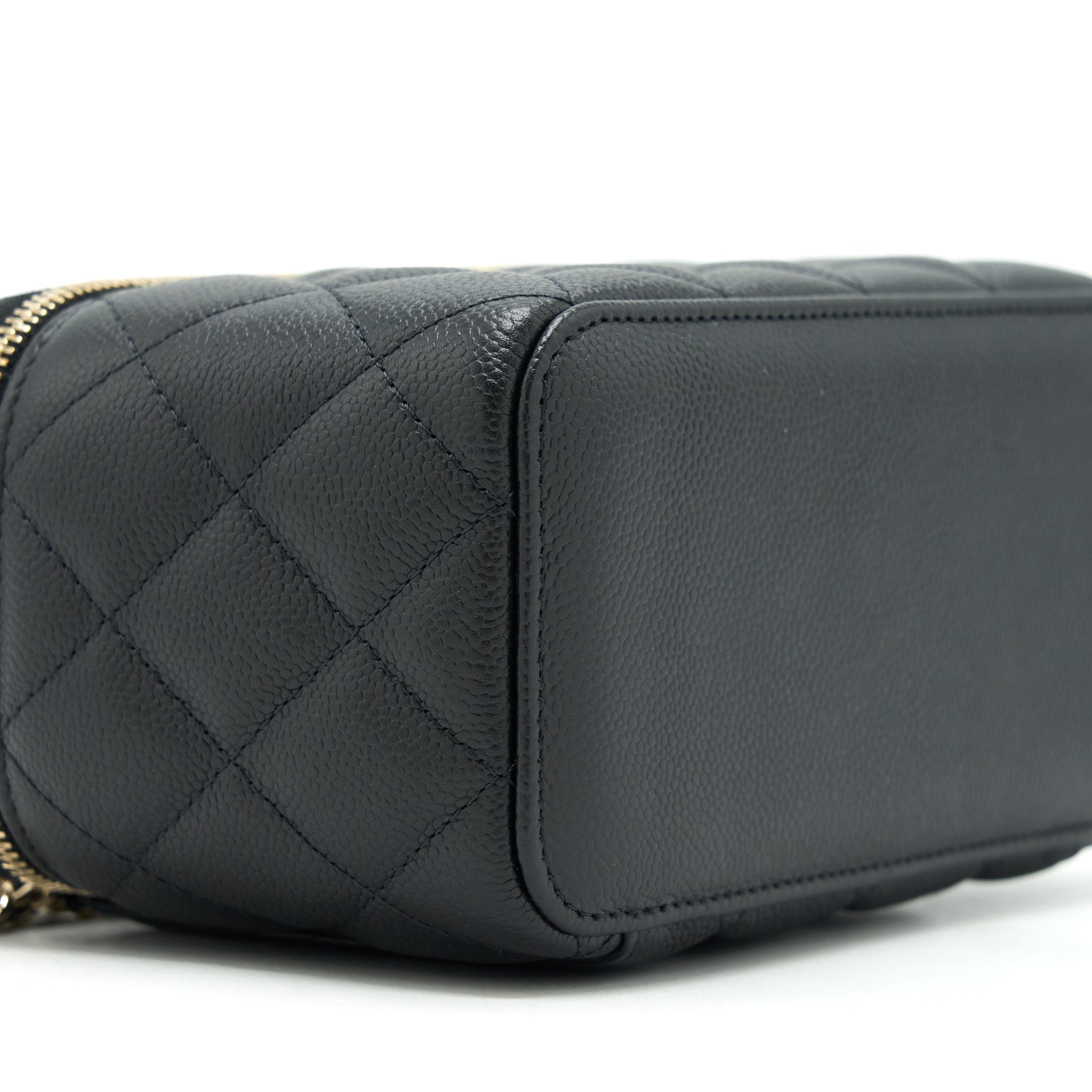 chanel-22p-long-vanity-with-logo-chain-caviar-black-lghw