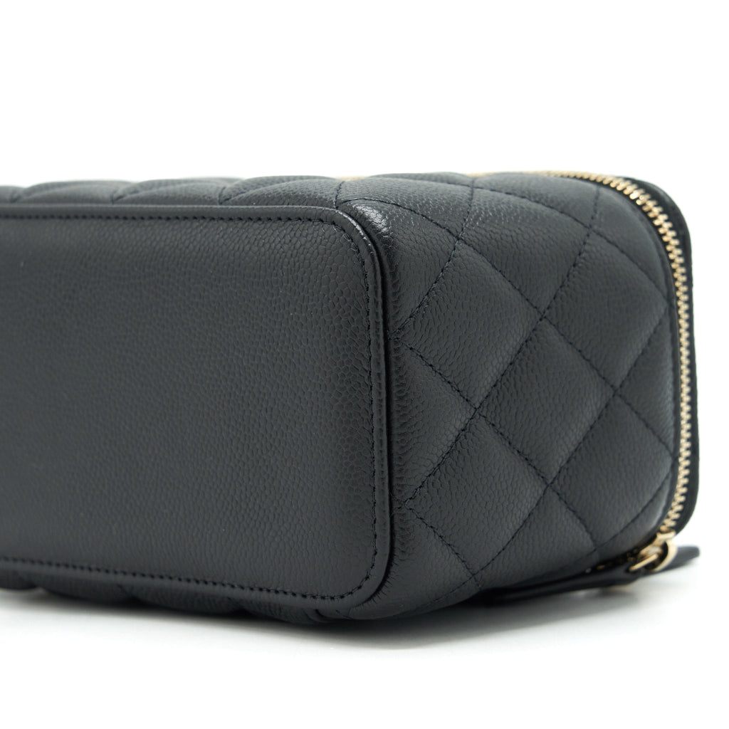 chanel-22p-long-vanity-with-logo-chain-caviar-black-lghw