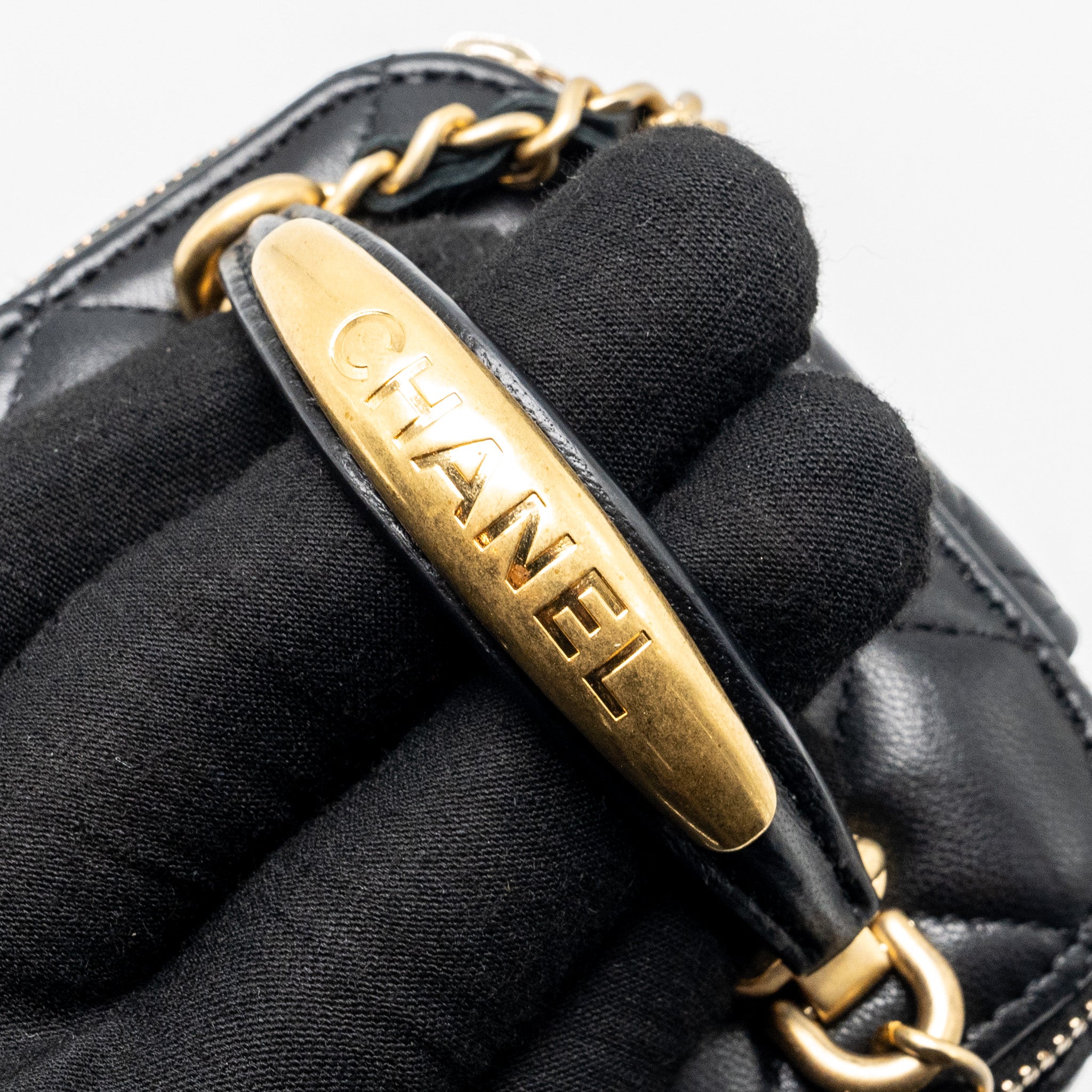 chanel-top-handle-mini-vanity-case-with-chain-lambskin-black-ghw-microchip