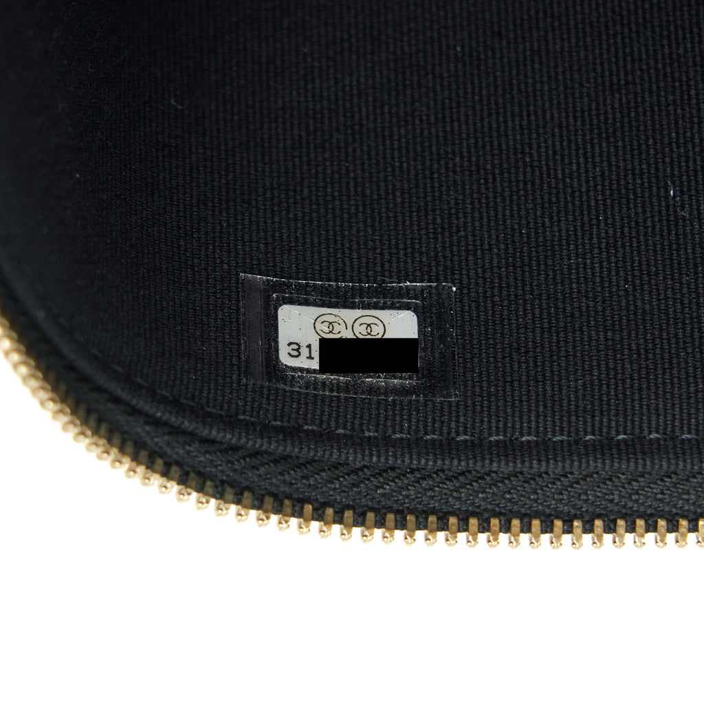 chanel-22p-long-vanity-with-logo-chain-caviar-black-lghw