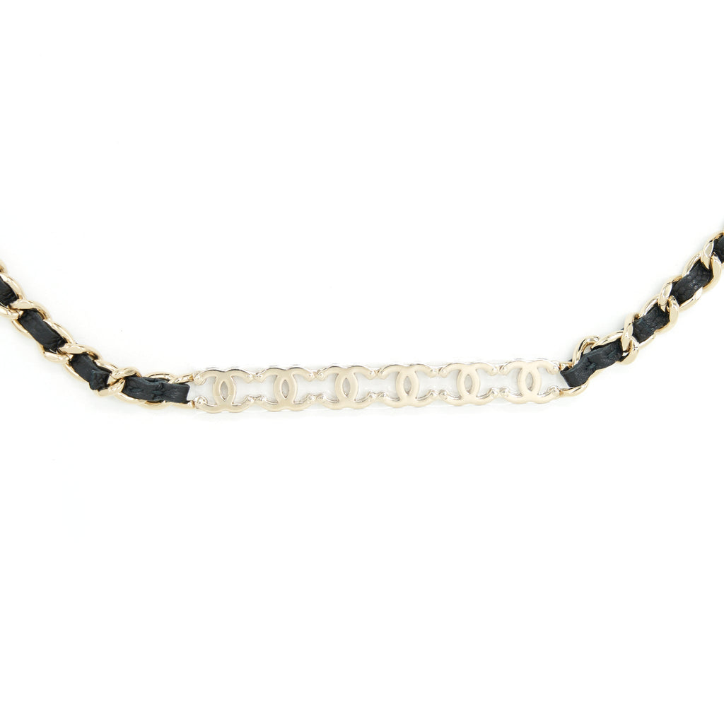 chanel-22p-long-vanity-with-logo-chain-caviar-black-lghw