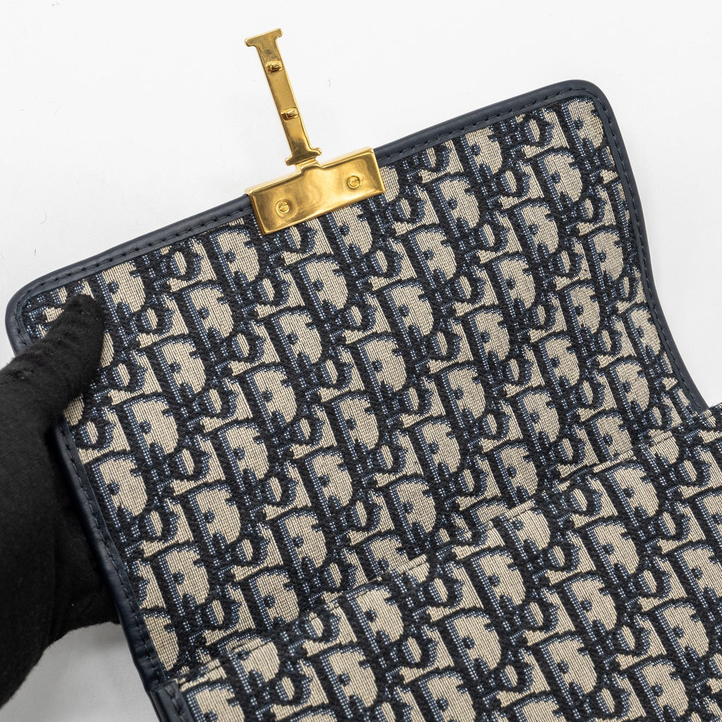 dior-montaigne-30-medium-bag-oblique-jacquard-ghw-1