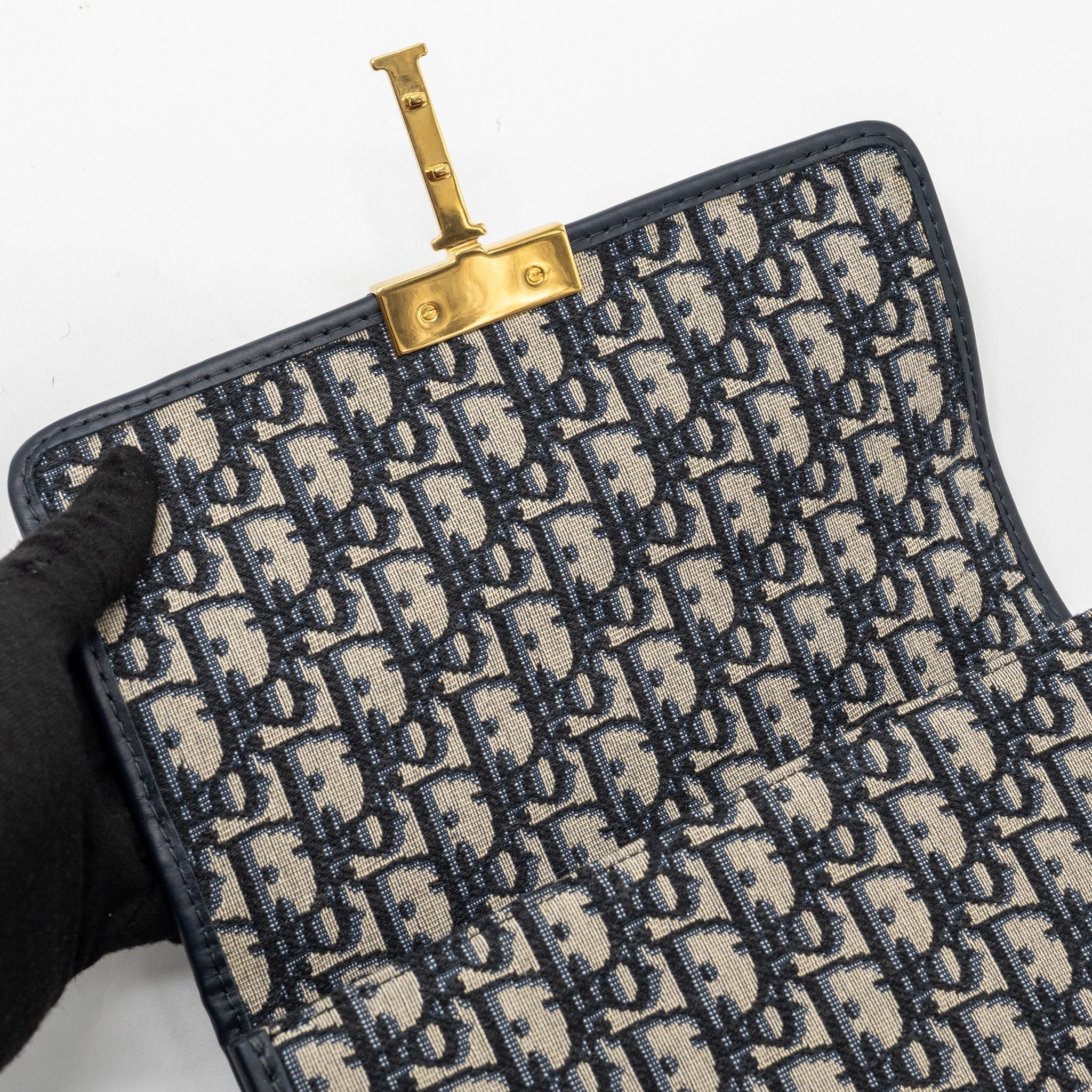 dior-montaigne-30-medium-bag-oblique-jacquard-ghw-1