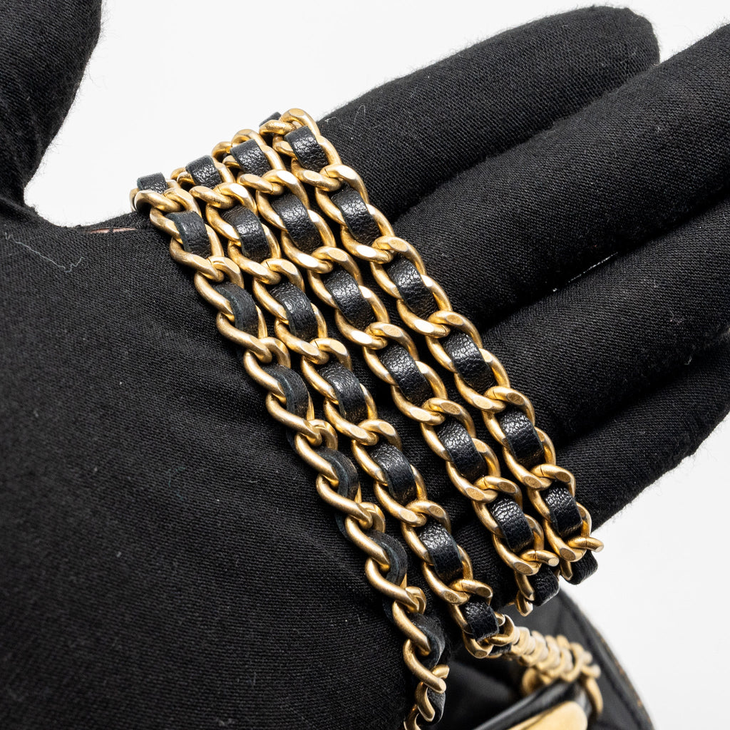 chanel-top-handle-mini-vanity-case-with-chain-lambskin-black-ghw-microchip