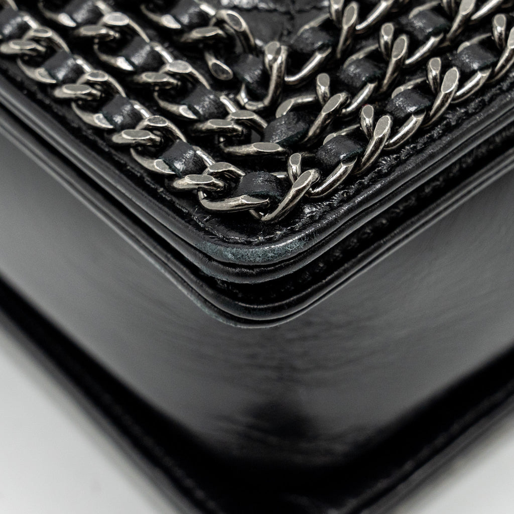 chanel-new-medium-chain-edge-boy-bag-calfskin-black-ruthenium-shw