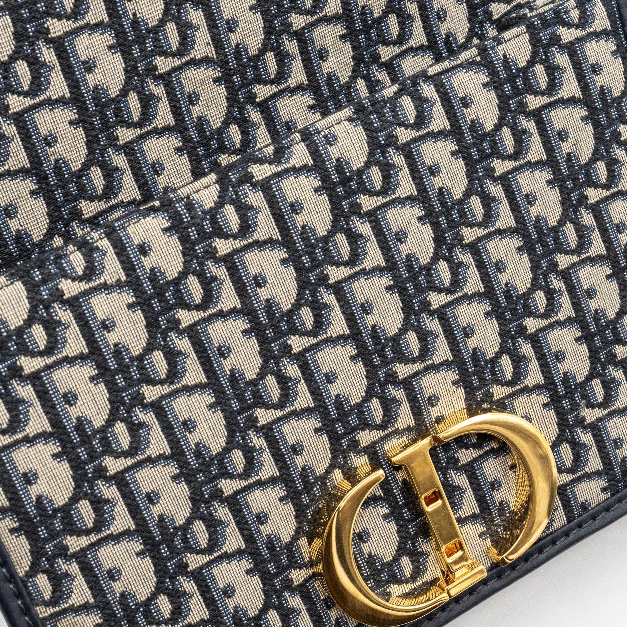 dior-montaigne-30-medium-bag-oblique-jacquard-ghw-1