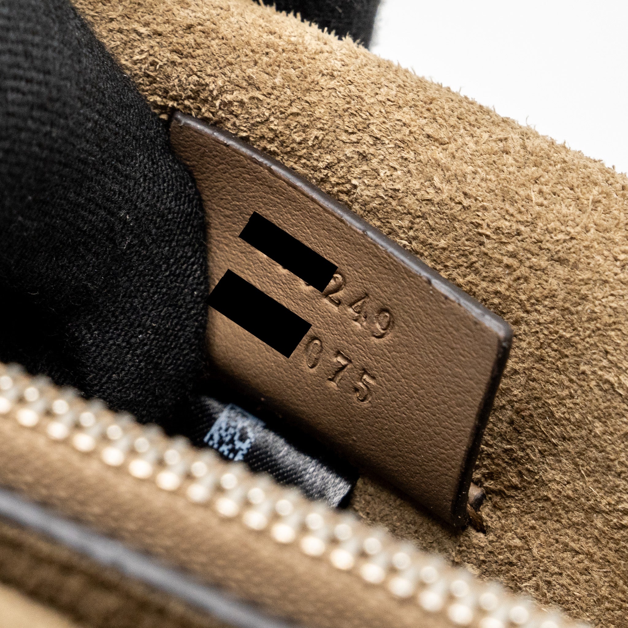 gucci-dionysus-gg-shoulder-bag-gg-supreme-canvas-suede-beige-shw