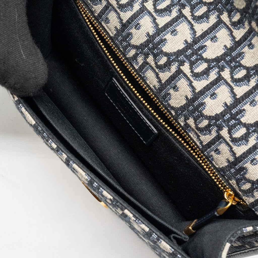dior-montaigne-30-medium-bag-oblique-jacquard-ghw-1