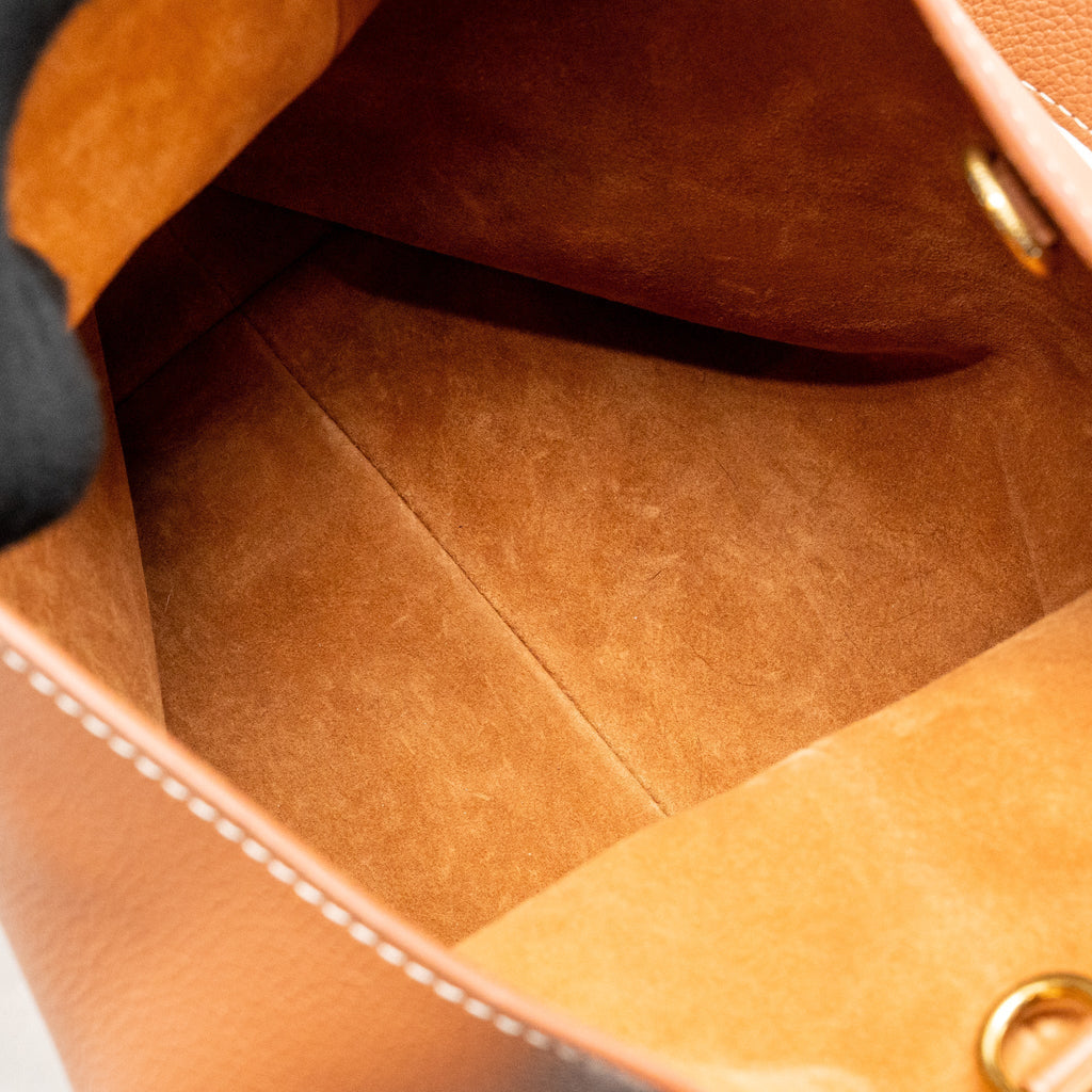 louis-vuitton-low-key-hobo-pm-smooth-calfskin-cognac-ghw