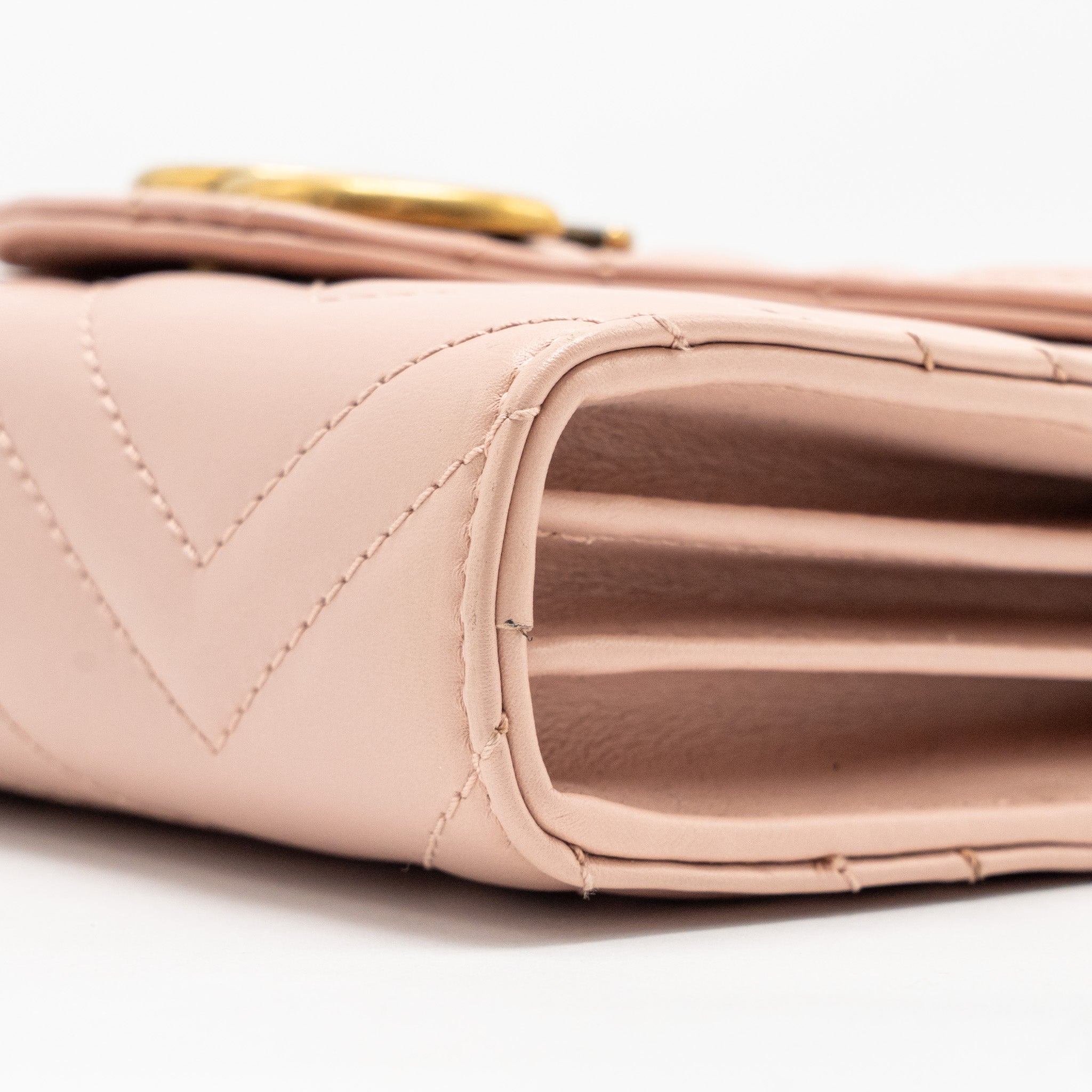 gucci-gg-marmont-wallet-on-chain-calfskin-pink-ghw