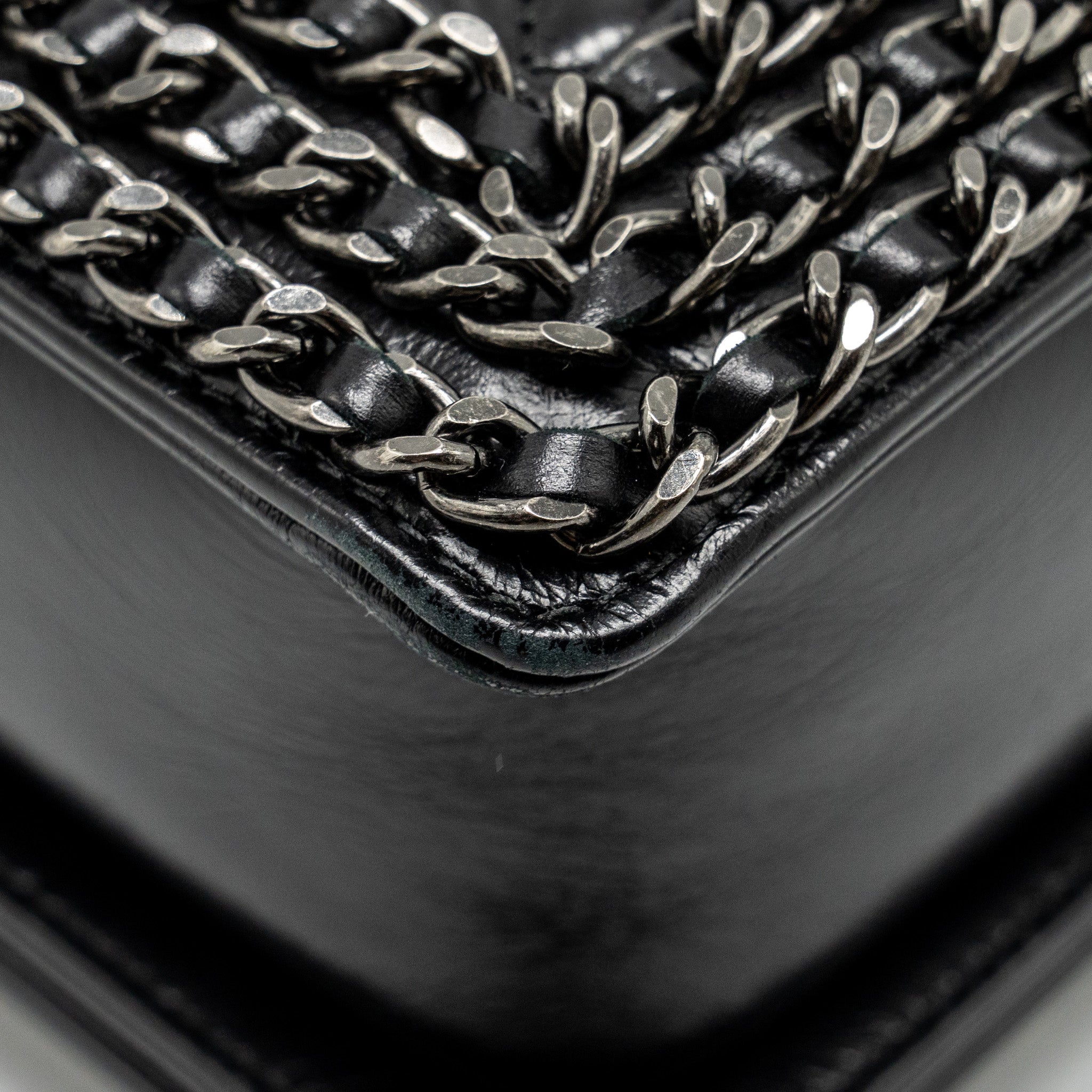 chanel-new-medium-chain-edge-boy-bag-calfskin-black-ruthenium-shw