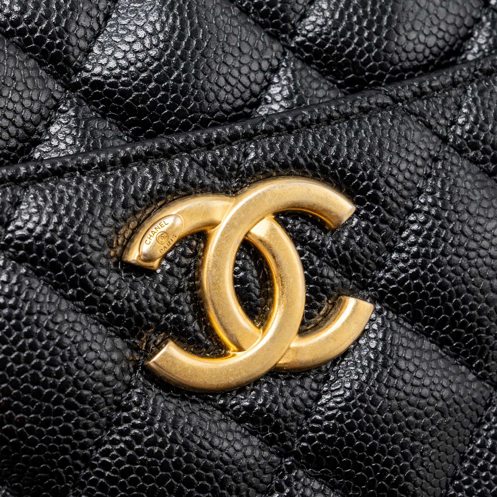 chanel-letter-top-handle-small-vanity-case-caviar-black-brushed-ghwmicrochip