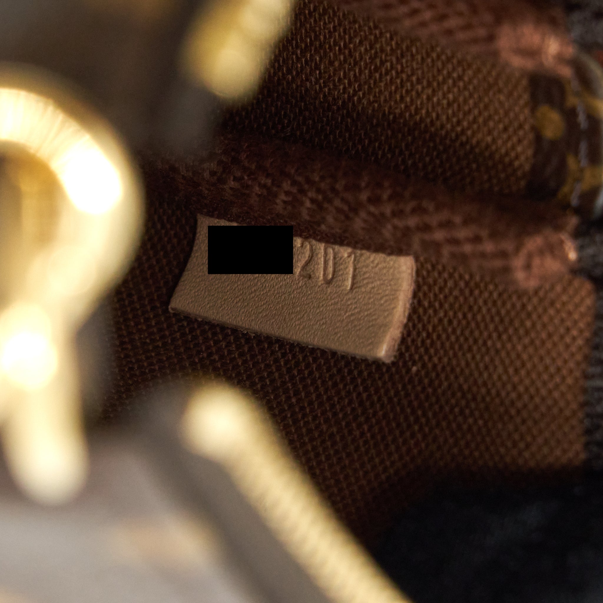 louis-vuitton-mini-pochette-monogram-canvas-ghw