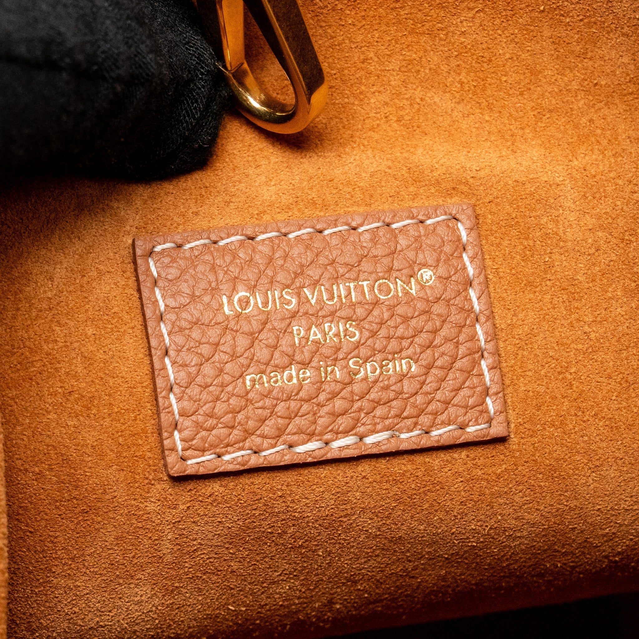 louis-vuitton-low-key-hobo-pm-smooth-calfskin-cognac-ghw