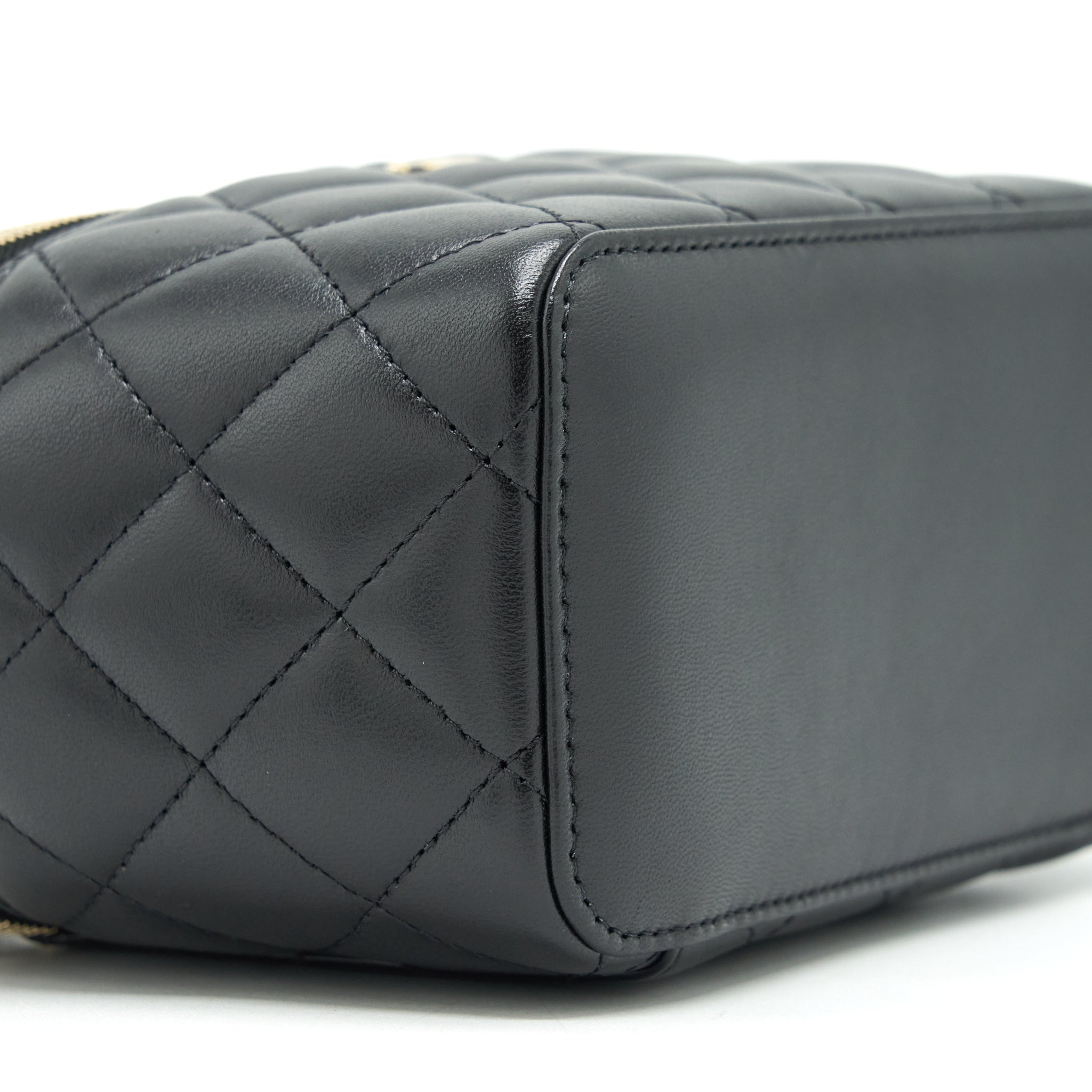 chanel-top-handle-long-vanity-with-chain-lambskin-black-lghw-1
