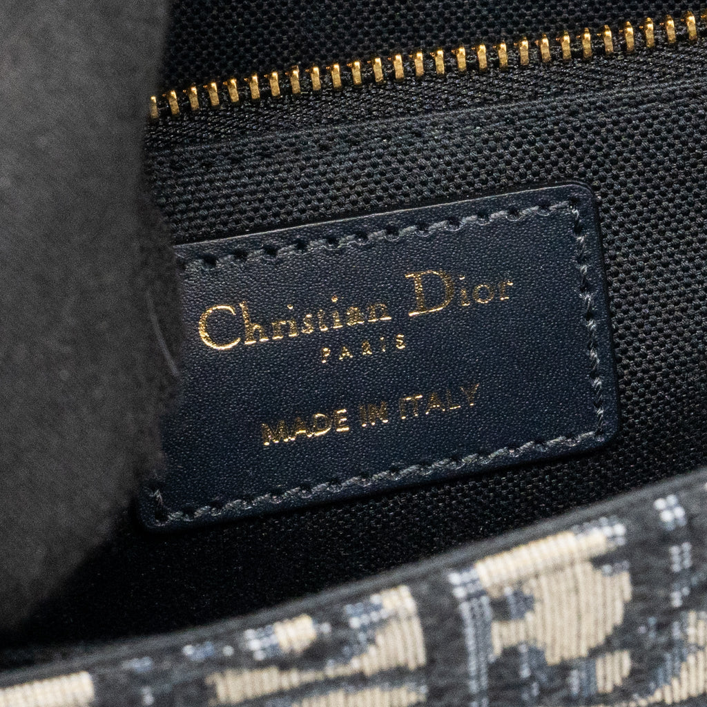 dior-montaigne-30-medium-bag-oblique-jacquard-ghw-1