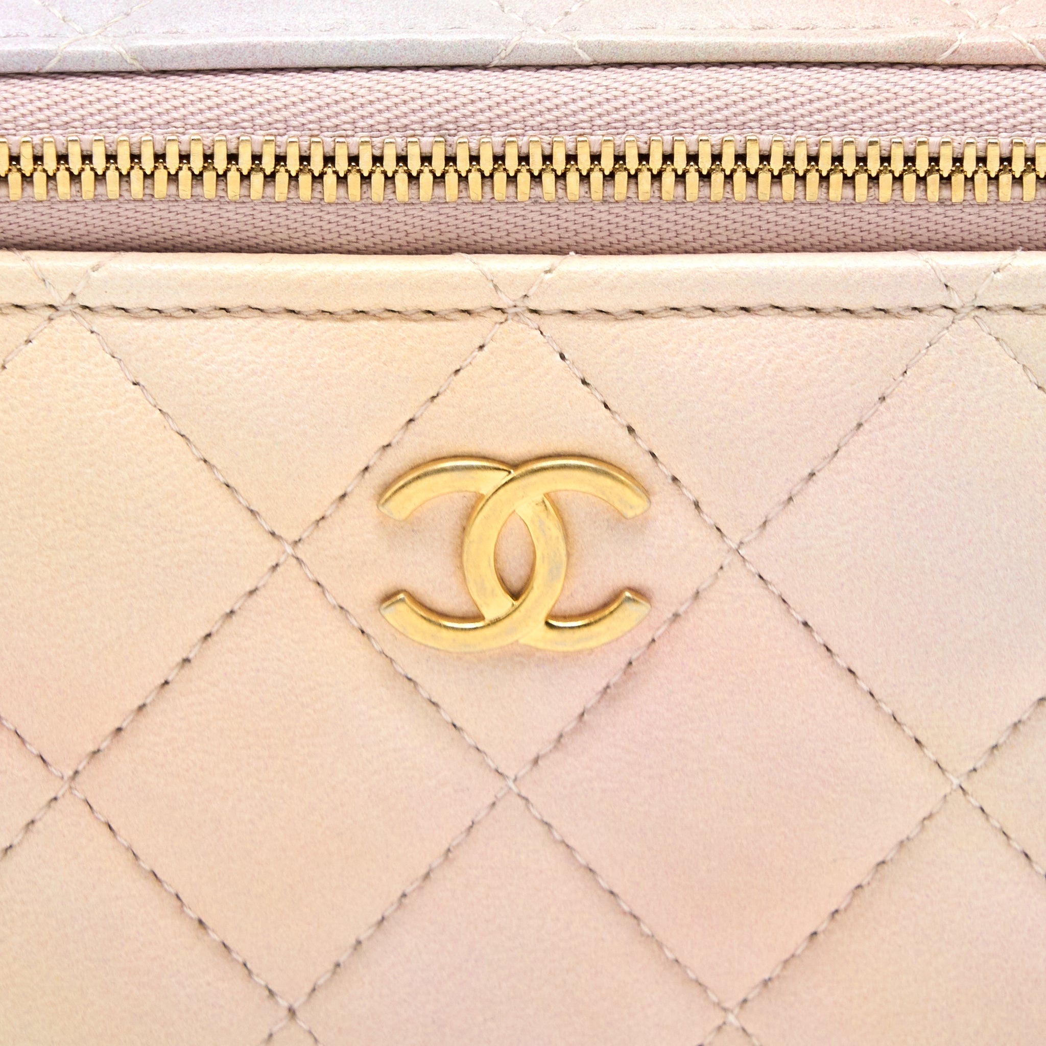 chanel-22p-top-handle-long-vanity-case-lambskin-multicolor-ghw