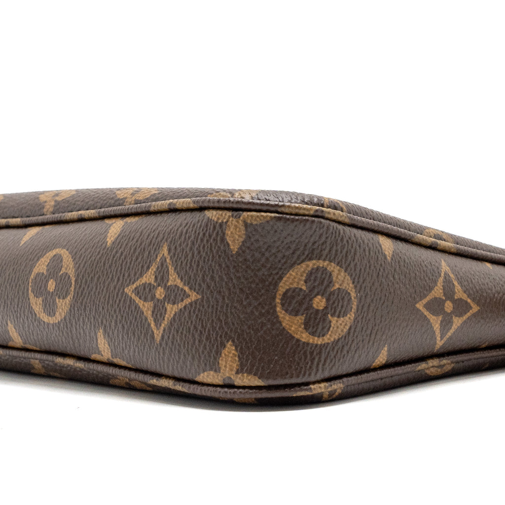 louis-vuitton-pochette-accessories-monogram-canvas-ghw-4
