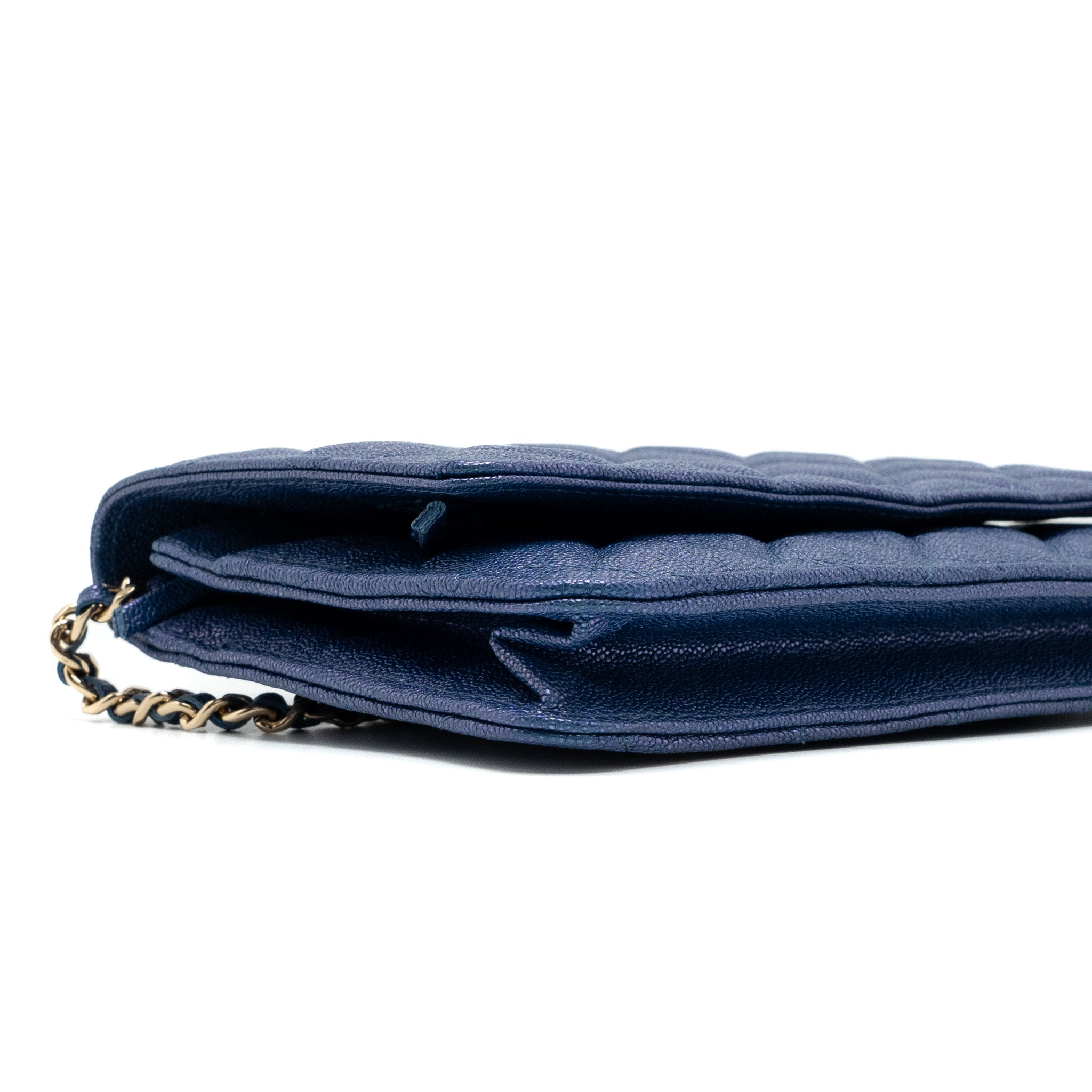 chanel-classic-wallet-on-chain-caviar-iridescent-blue-lghw-1