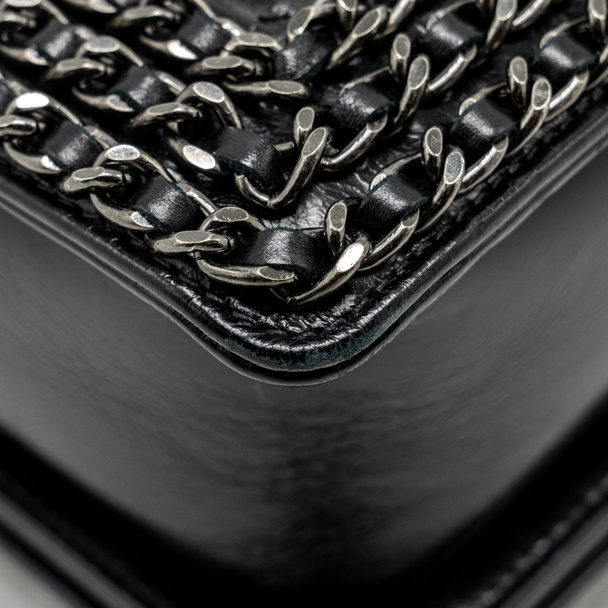 chanel-new-medium-chain-edge-boy-bag-calfskin-black-ruthenium-shw