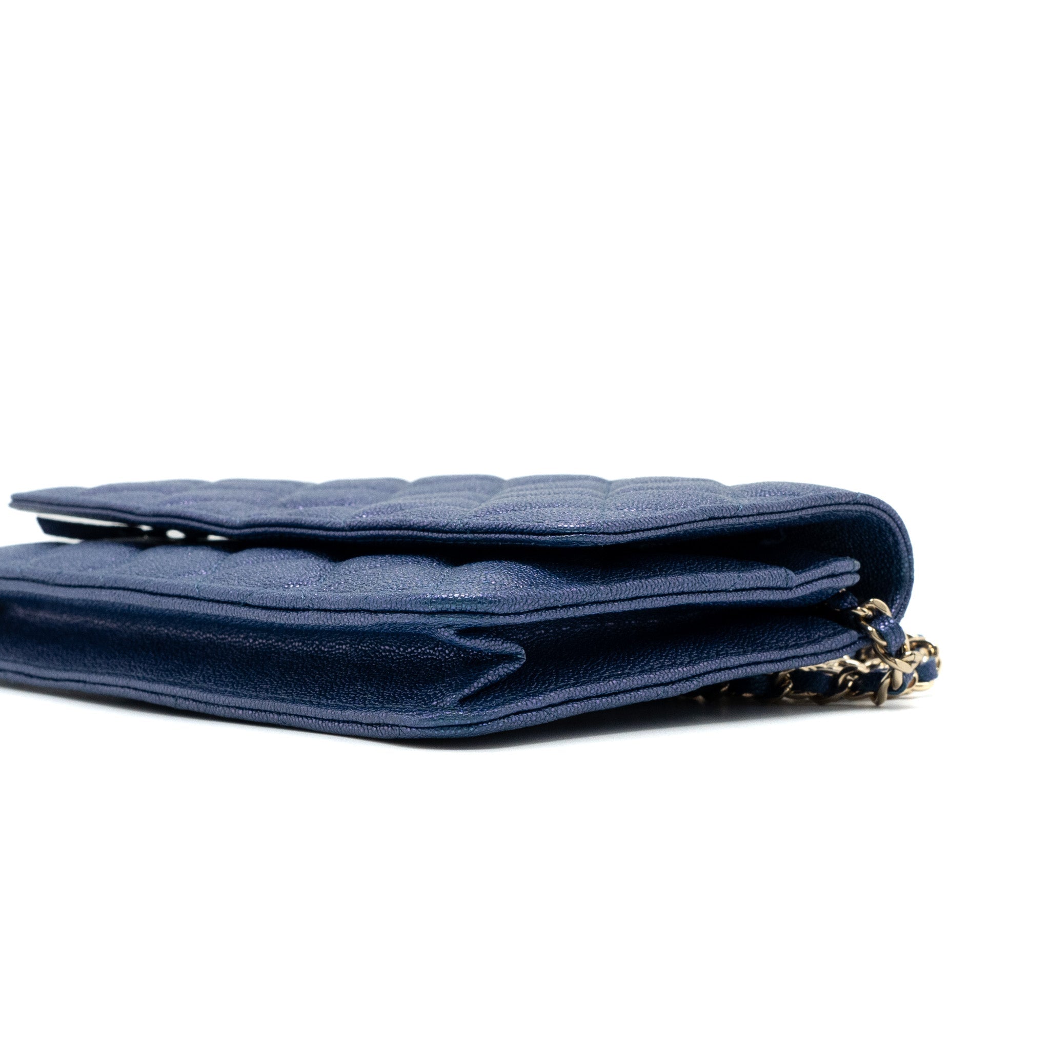 chanel-classic-wallet-on-chain-caviar-iridescent-blue-lghw-1