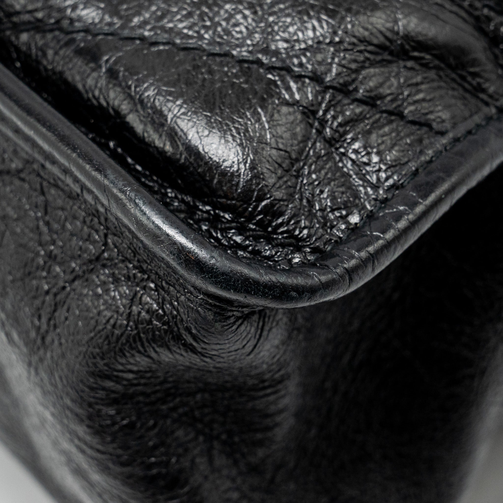 saint-laurent-ysl-medium-niki-calfskin-black-shw-2