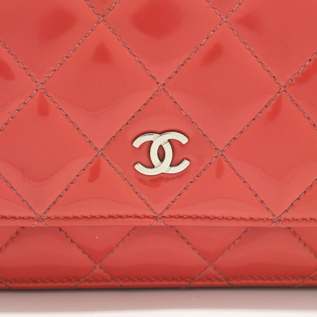 chanel-wallet-on-chains-red-patent-shw