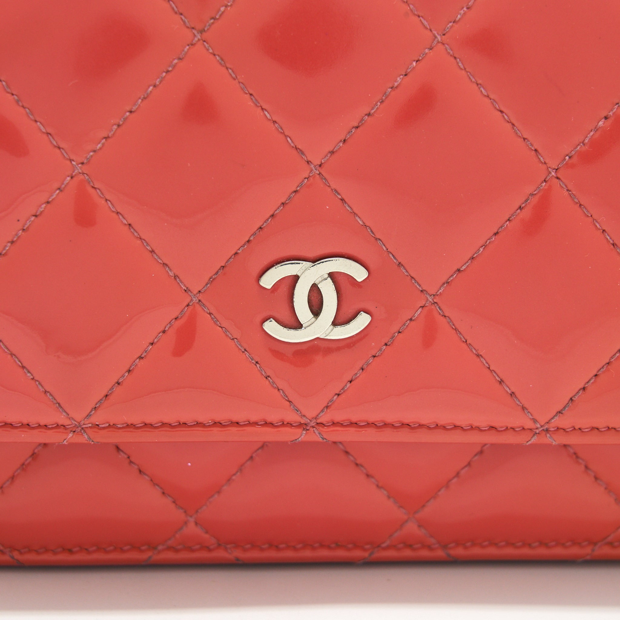chanel-wallet-on-chains-red-patent-shw