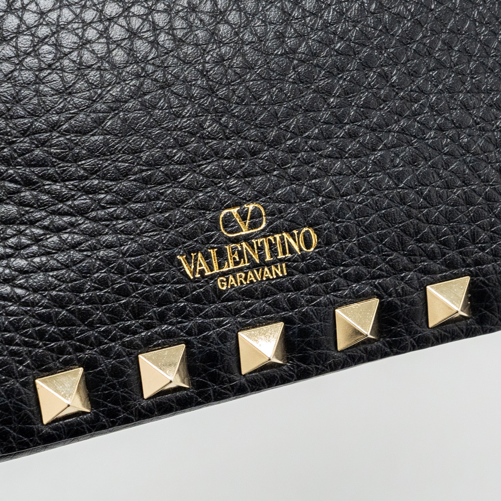valentino-rockstud-small-top-handle-shoulder-bag-calfskin-black-lghw