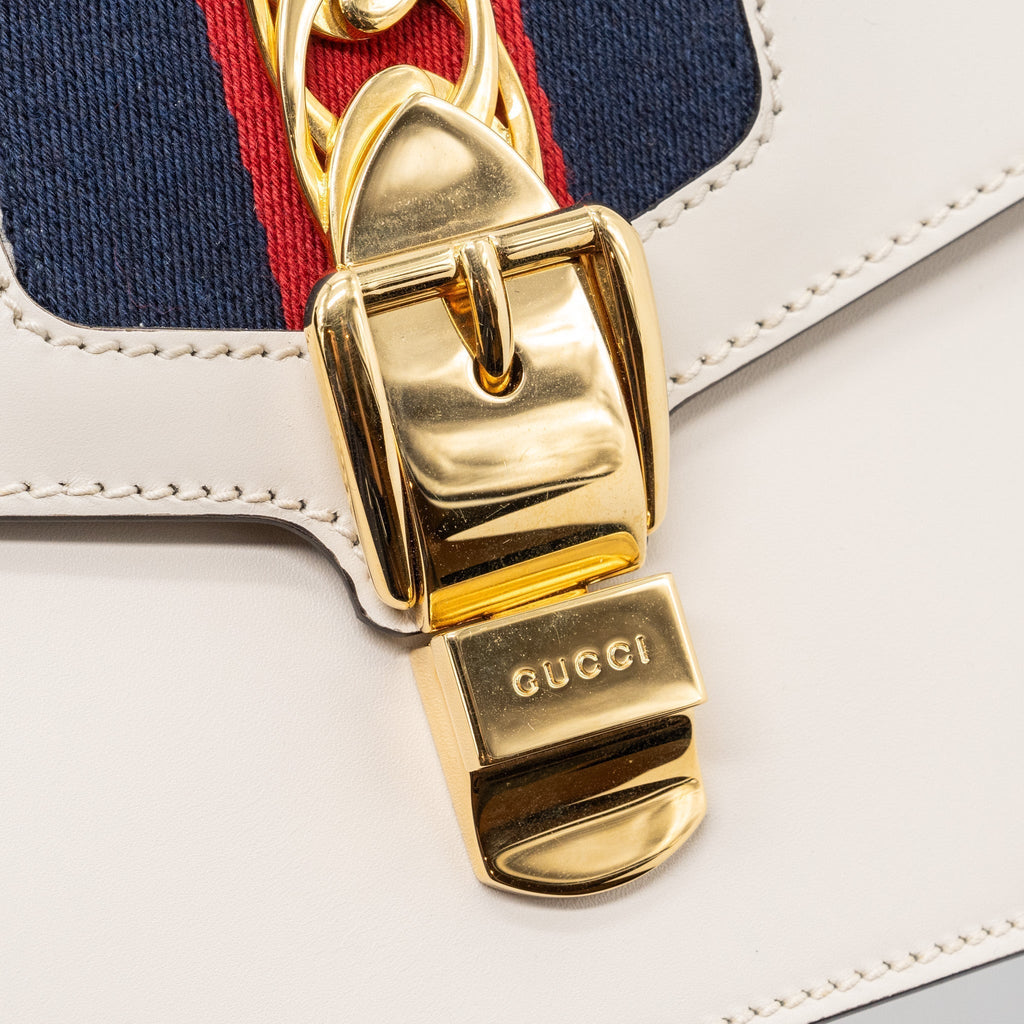 gucci-sylvie-shoulder-bag-calfskin-white-ghw