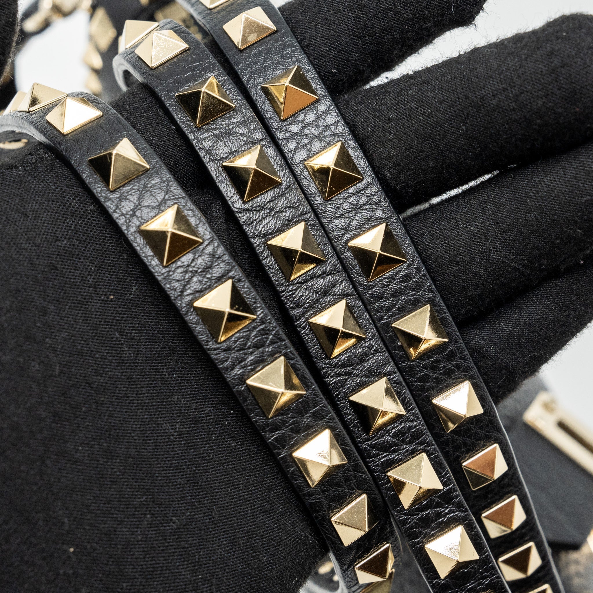 valentino-rockstud-small-top-handle-shoulder-bag-calfskin-black-lghw
