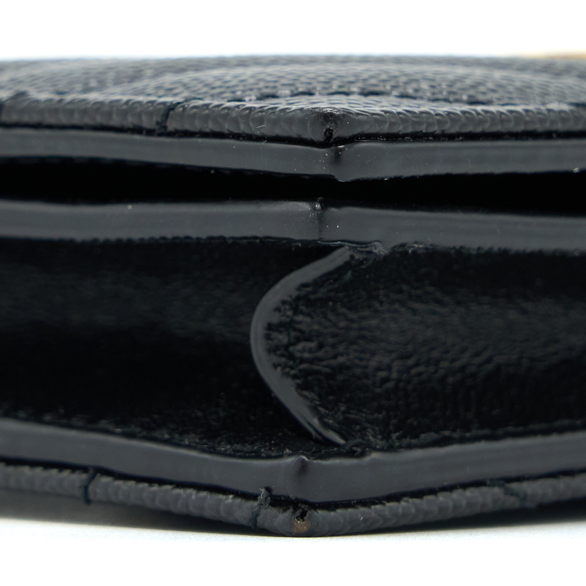 saint-laurent-ysl-pebbled-logo-plaque-cardholder-grained-calfskin-black-ghw