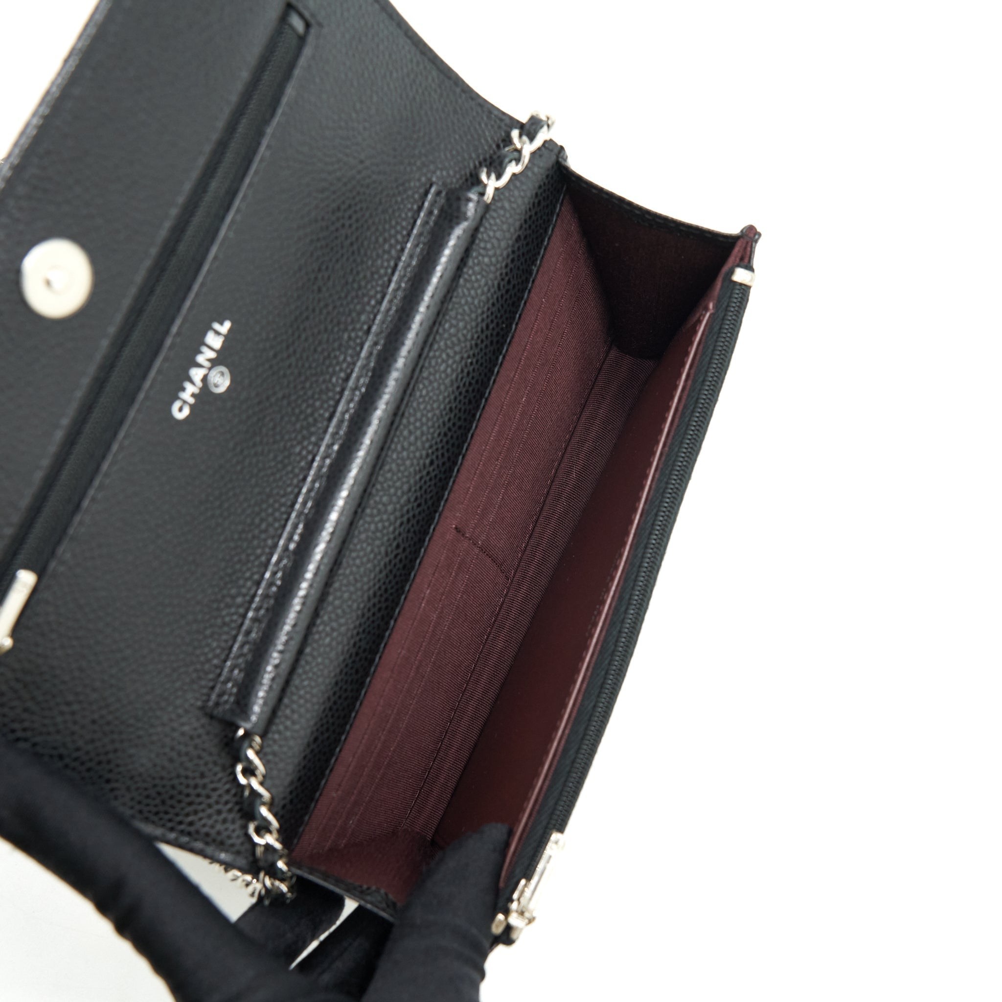 chanel-classic-wallet-on-chain-caviar-black-shw-1