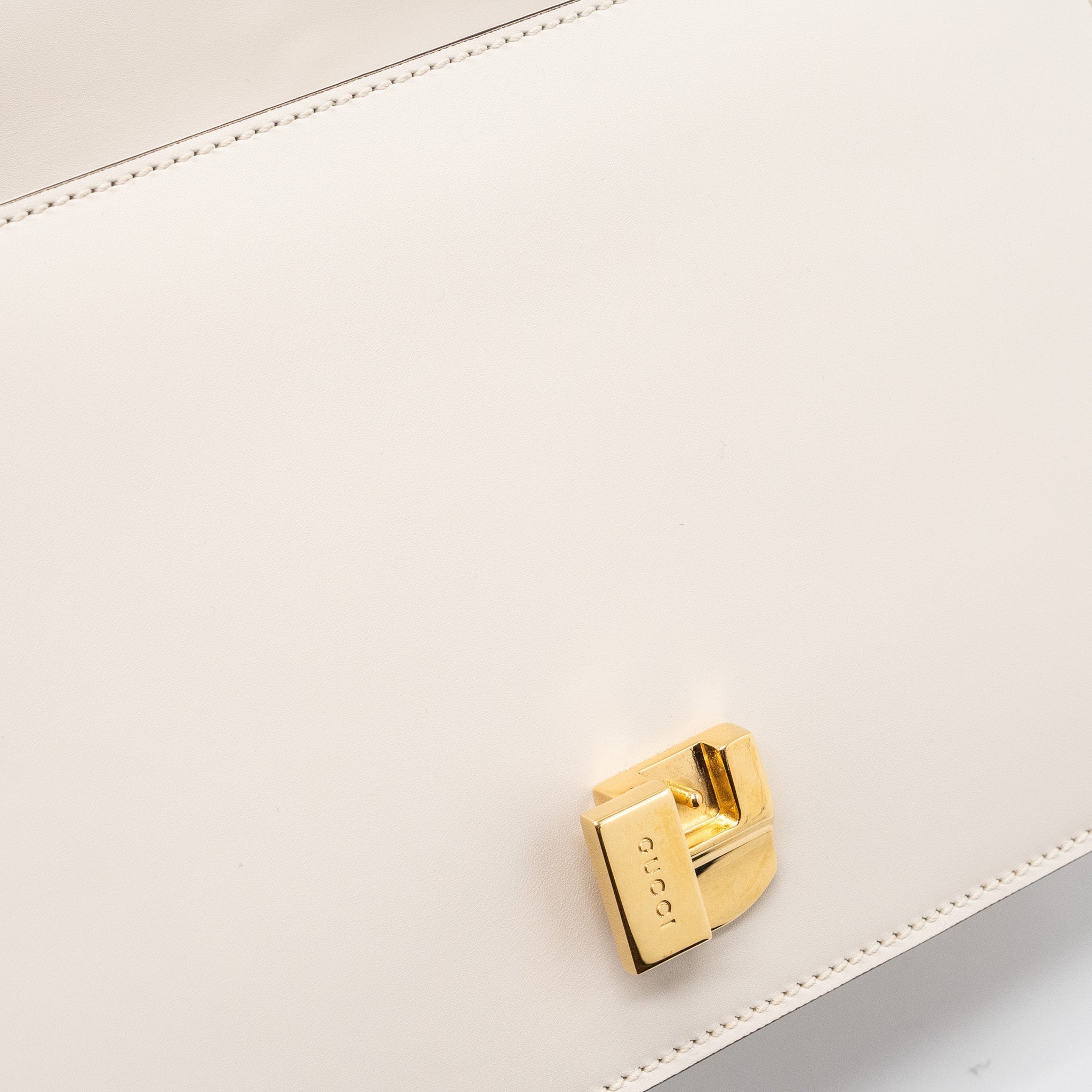 gucci-sylvie-shoulder-bag-calfskin-white-ghw