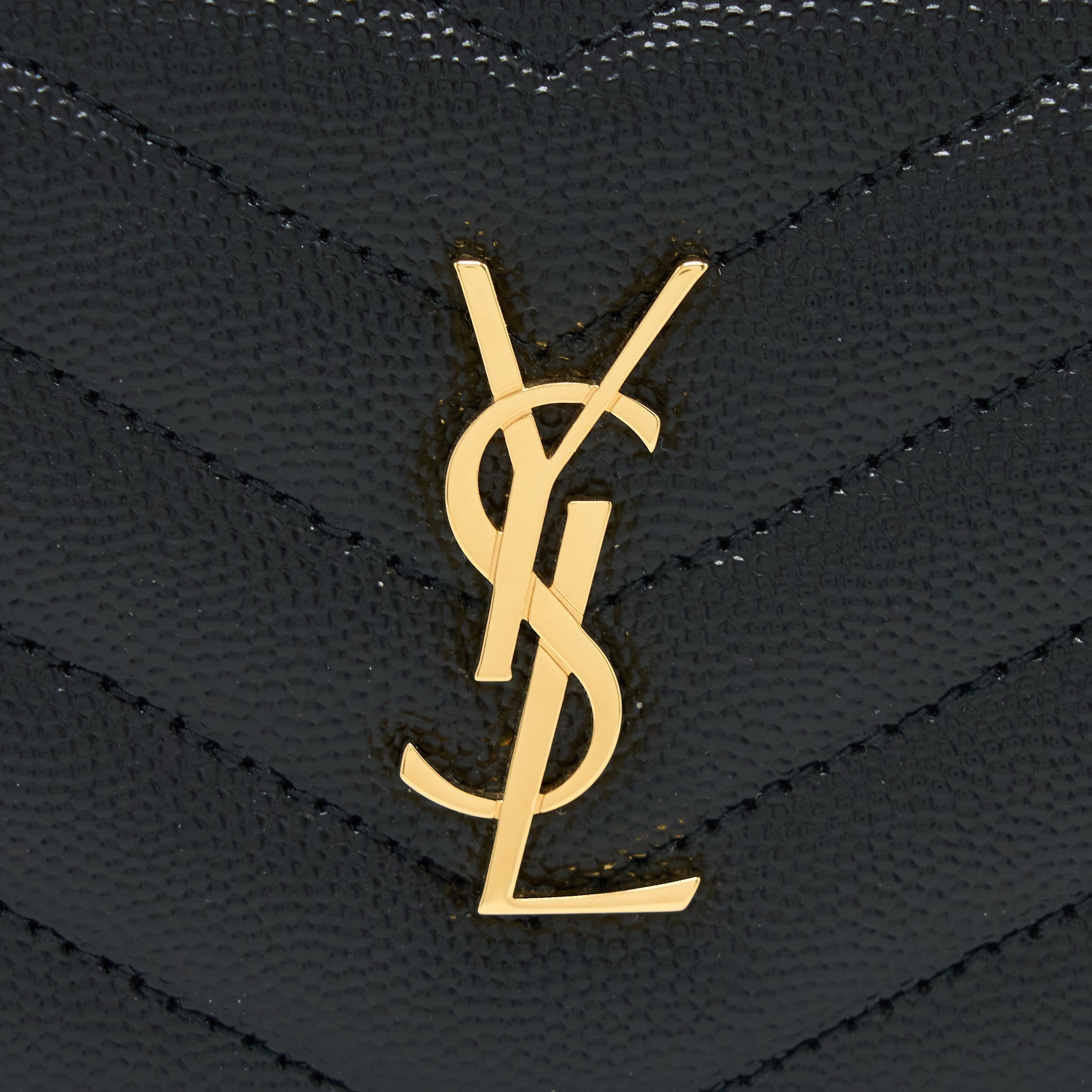 saint-laurent-ysl-pebbled-logo-plaque-cardholder-grained-calfskin-black-ghw