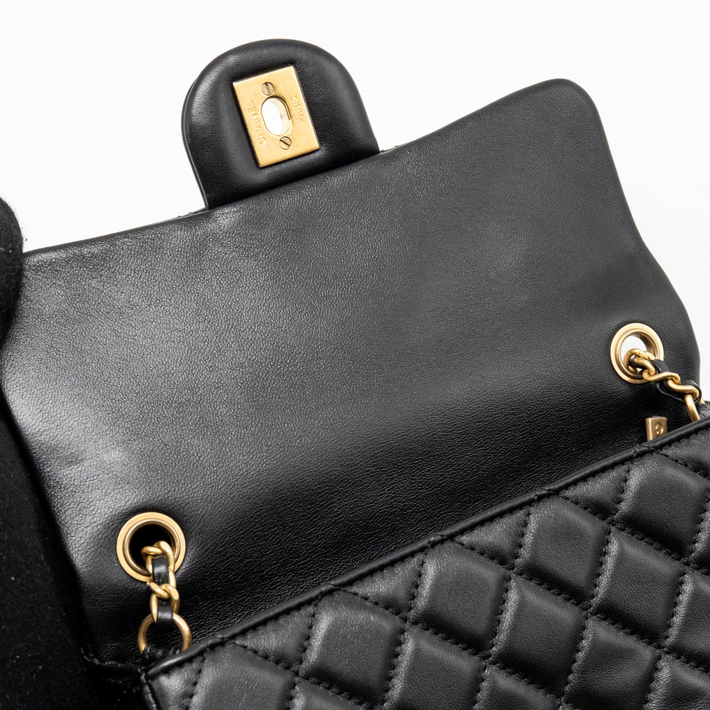 chanel-pearl-crush-mini-rectangular-flap-bag-lambskin-black-ghw-microchip-copy-2