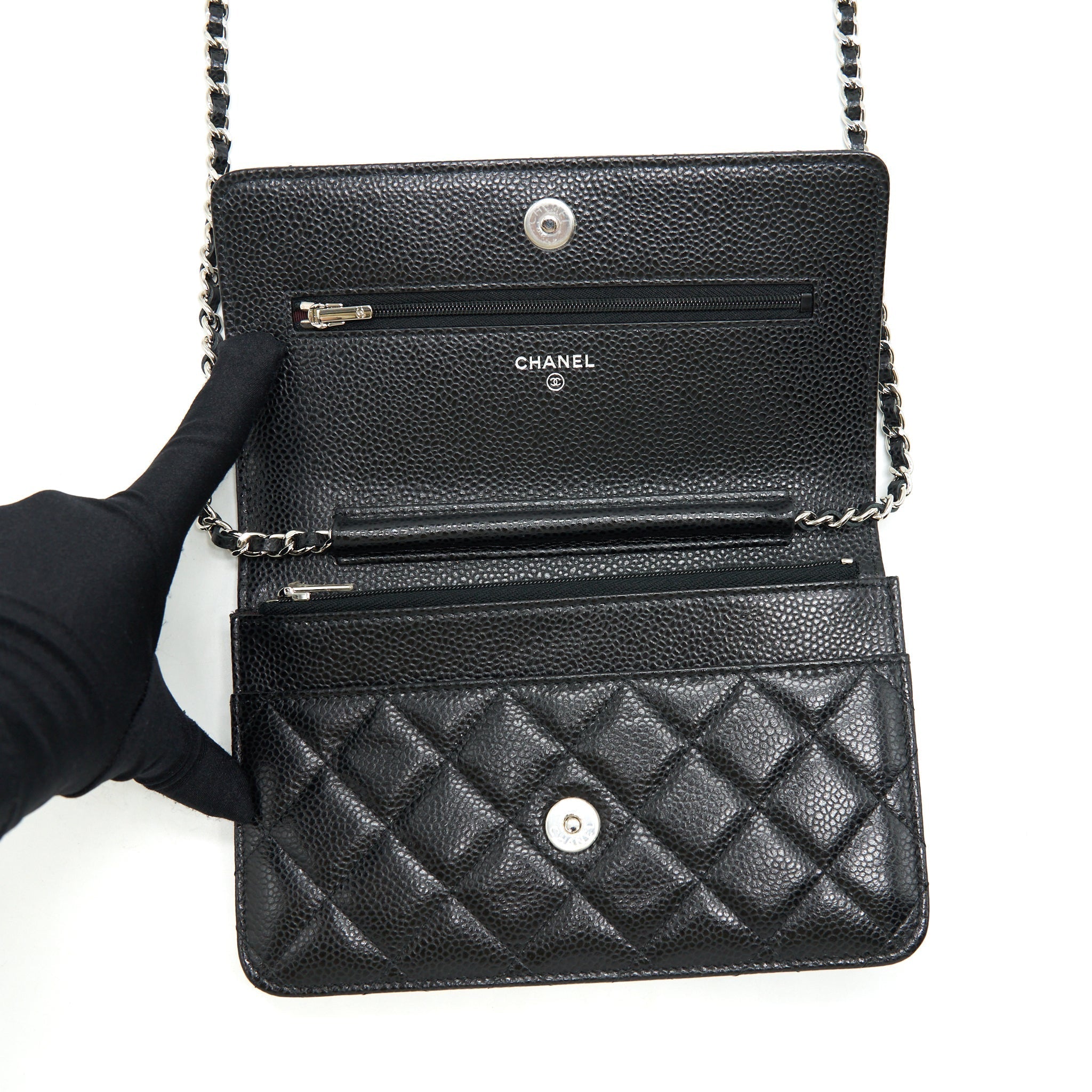 chanel-classic-wallet-on-chain-caviar-black-shw-1