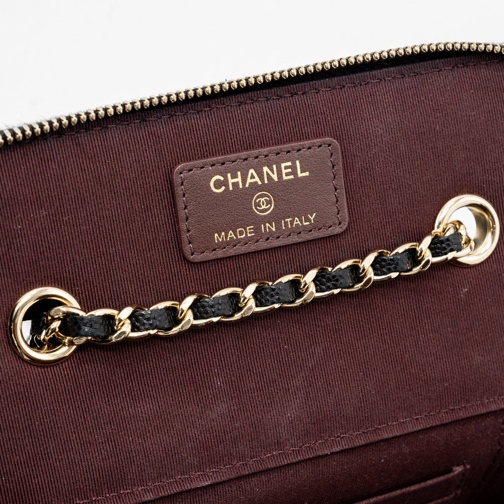 chanel-long-vanity-case-caviar-black-lghw-1