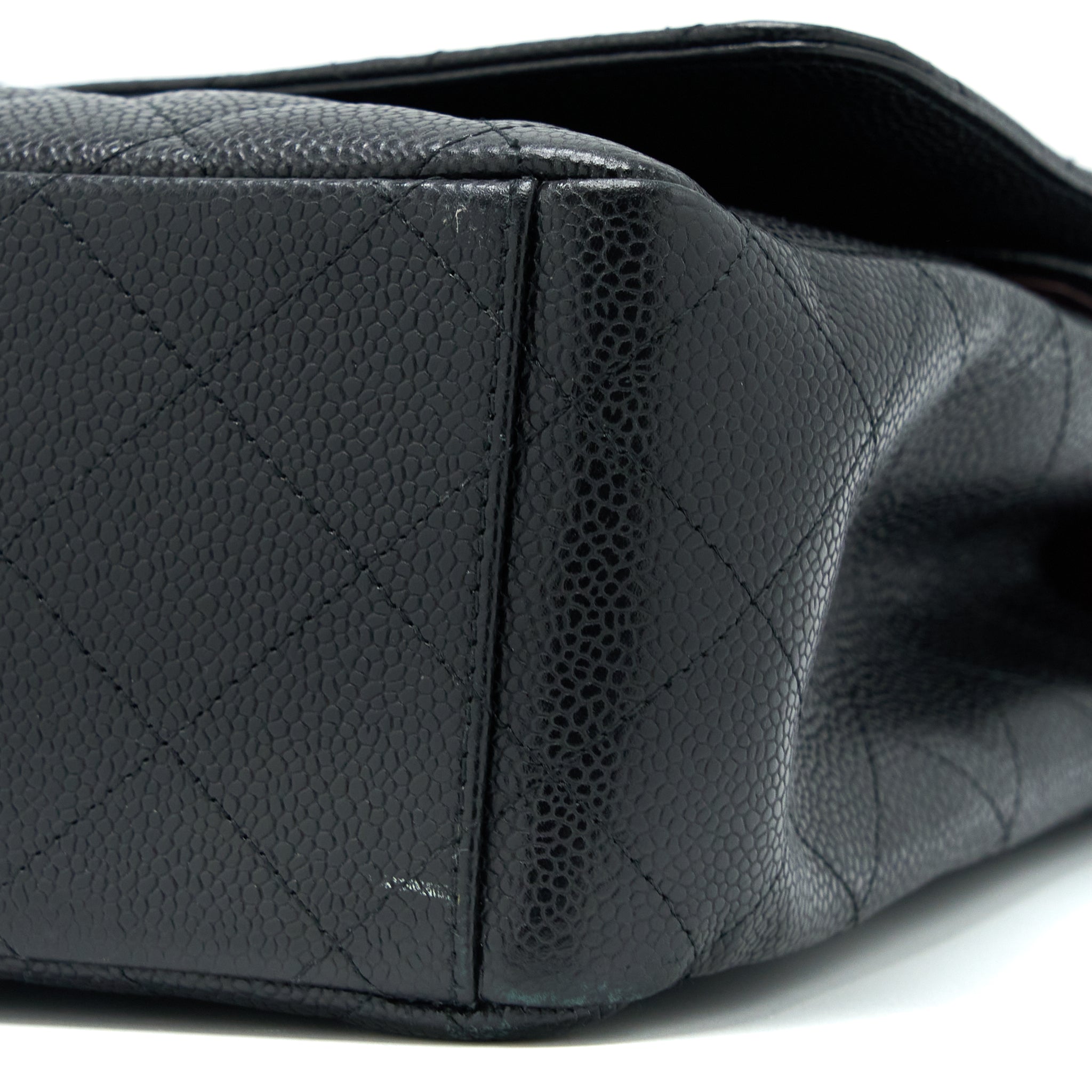 chanel-maxi-classic-double-flap-bag-caviar-black-ghw
