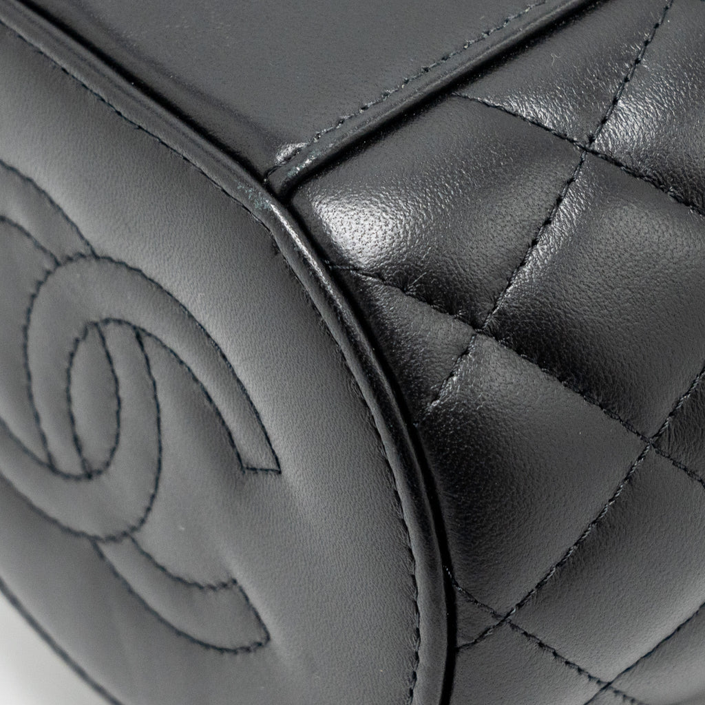 chanel-afternoon-tea-top-handle-vanity-case-with-chain-lambskin-black-ghw-microchip