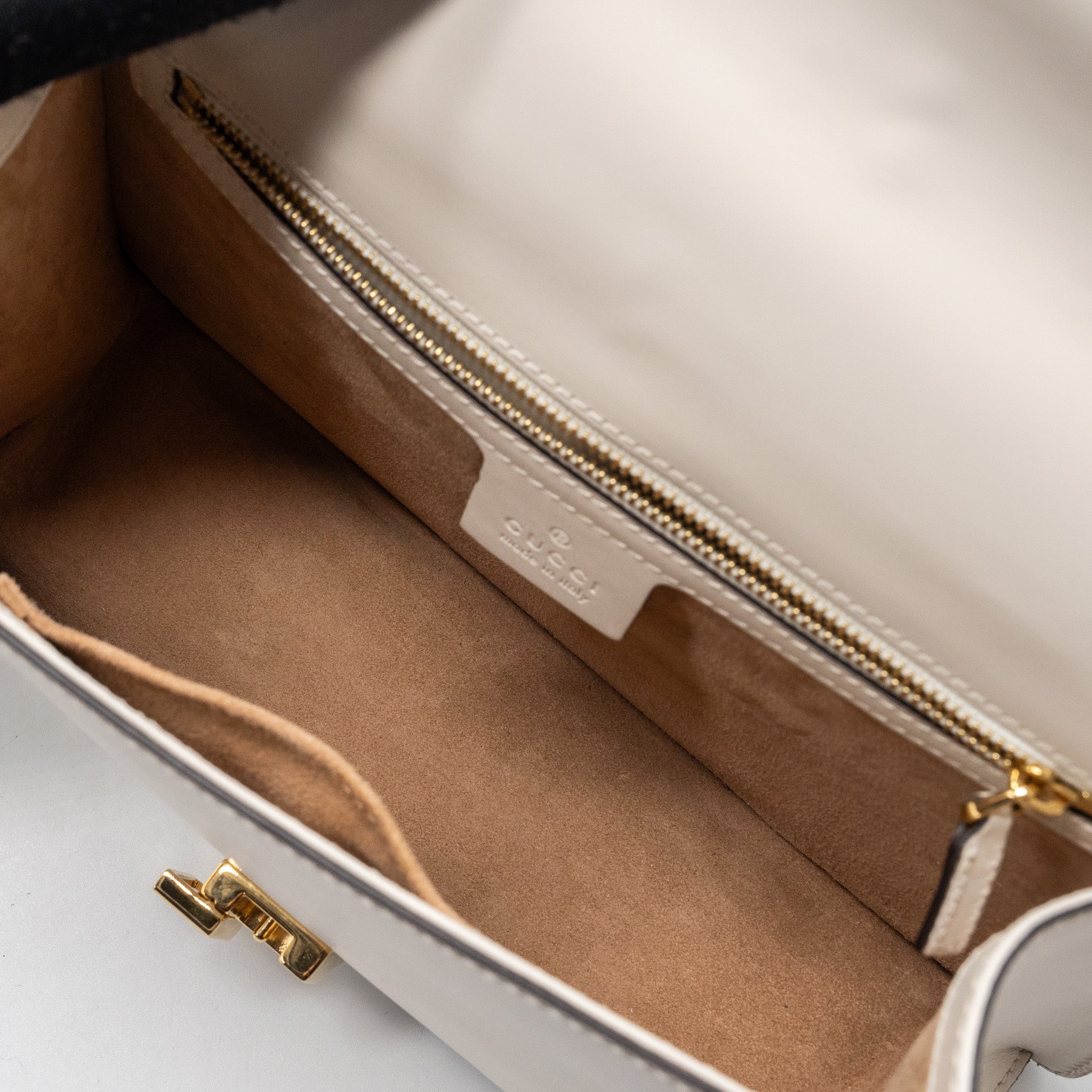 gucci-sylvie-shoulder-bag-calfskin-white-ghw