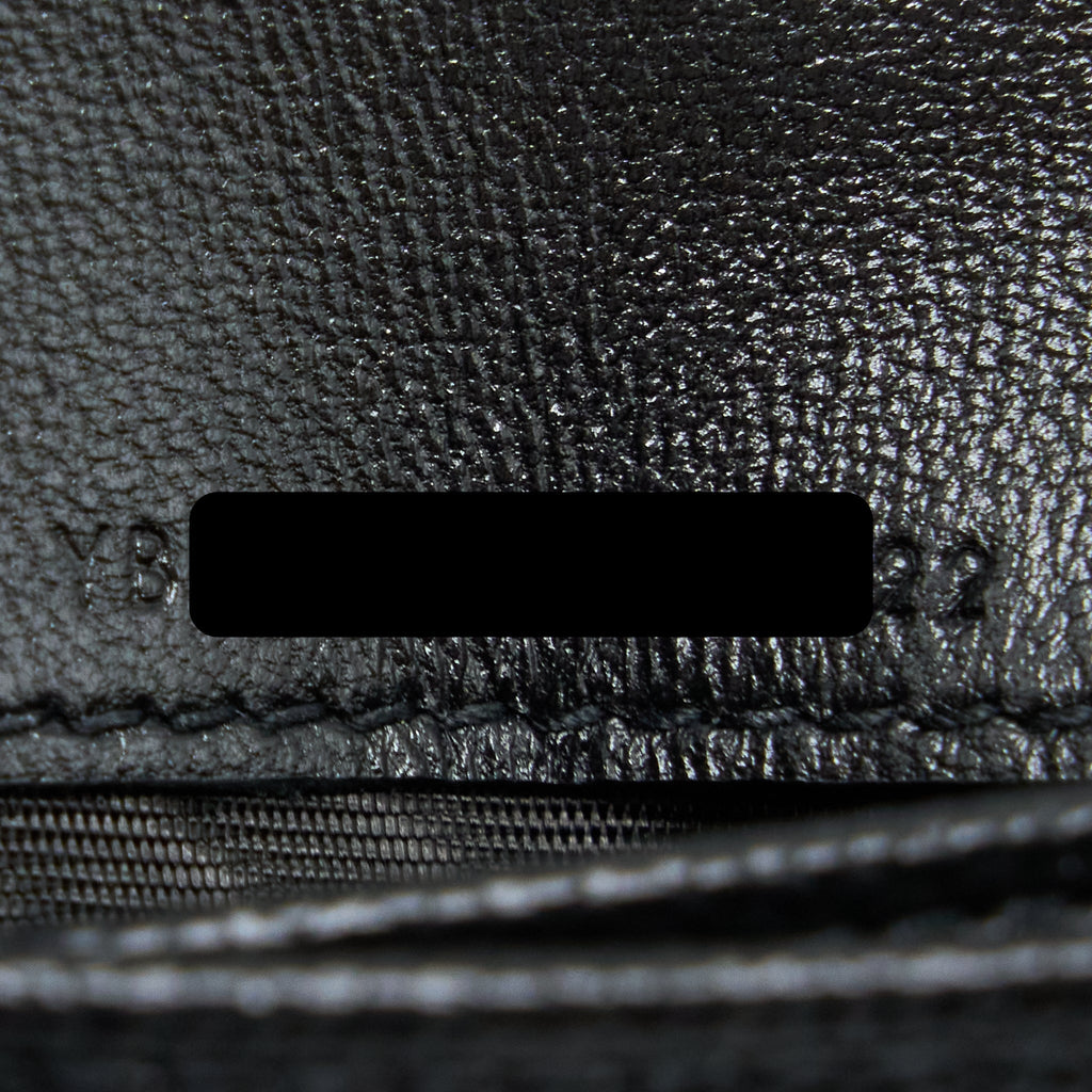 saint-laurent-ysl-pebbled-logo-plaque-cardholder-grained-calfskin-black-ghw