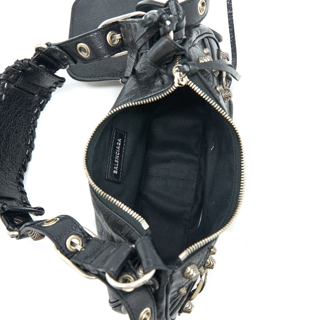 balenciaga-le-cagole-xs-shoulder-bag-arena-lambskin-black-shw