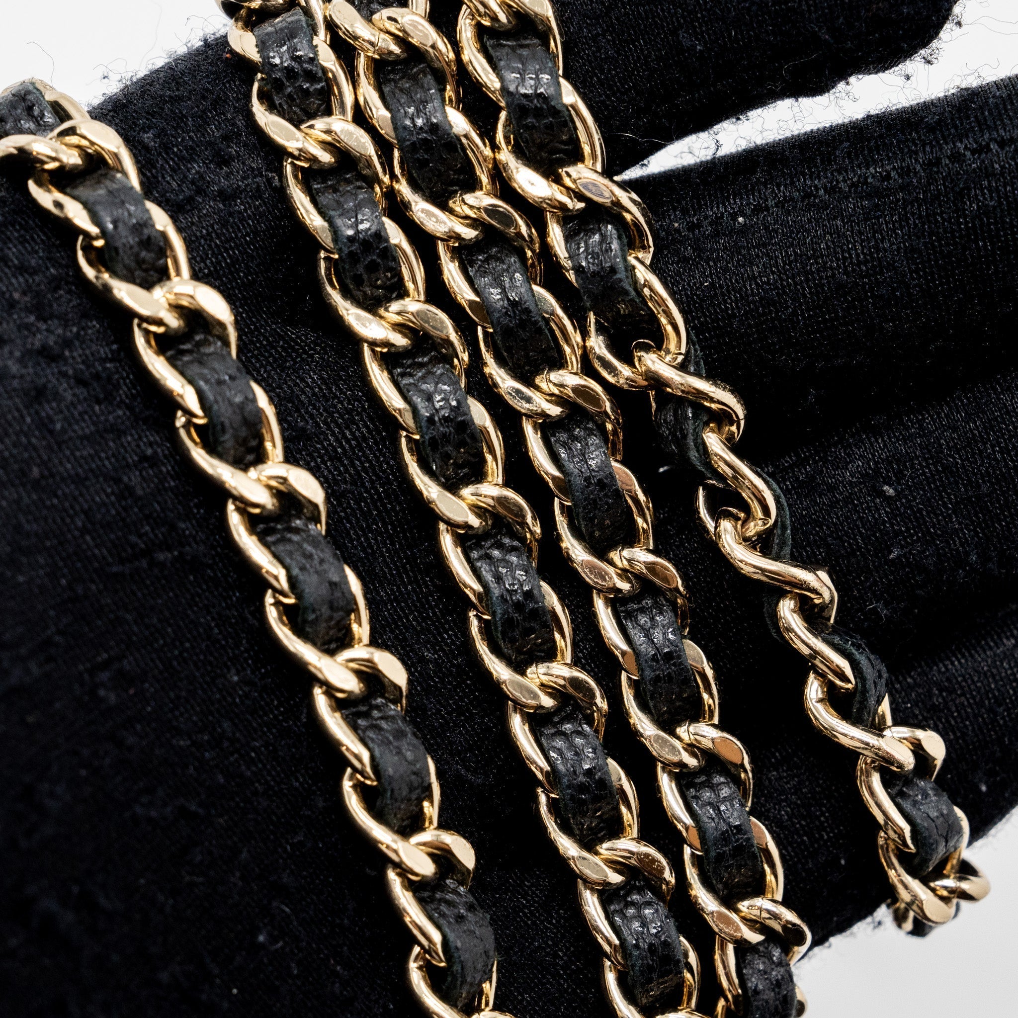 chanel-long-vanity-case-caviar-black-lghw-1